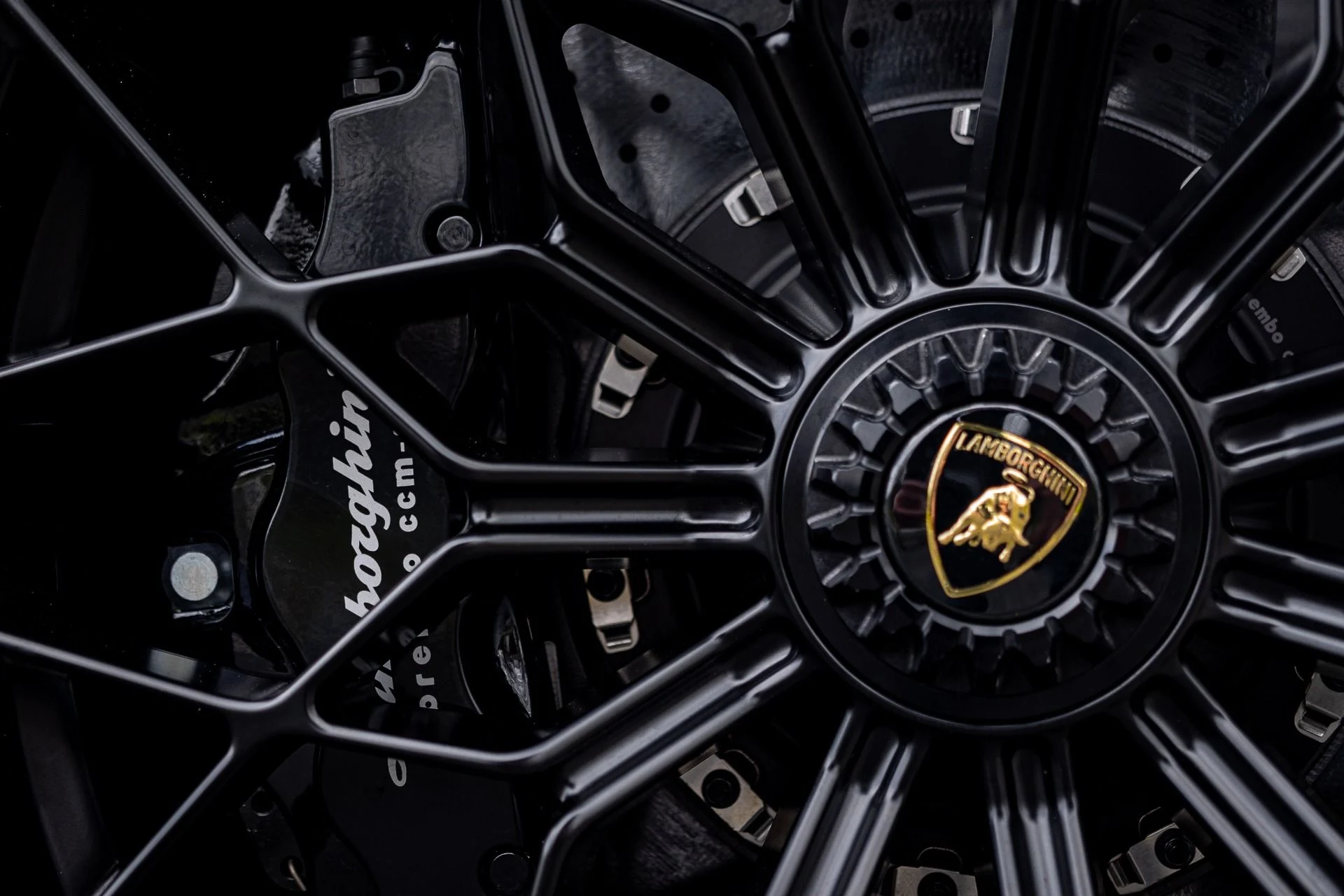 mph054_2708873943_Used_2023_Lamborghini_Huracan_STO_1724257778_463920e66c