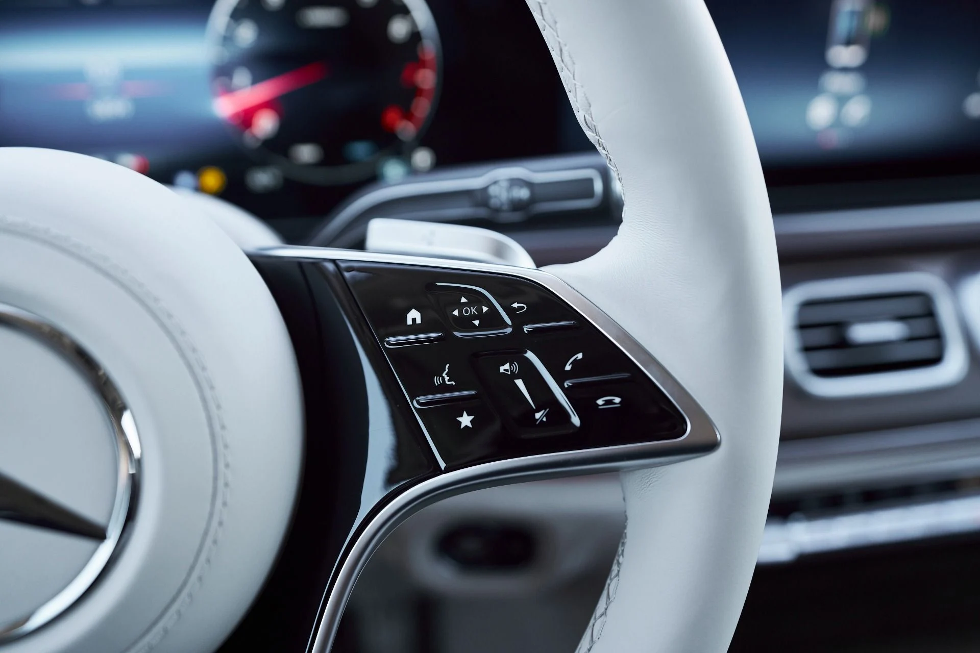 mph054_2720780527_Used_2024_Mercedes_Benz_GLS_Maybach_GLS_600_1762306405_fdfdb43b01