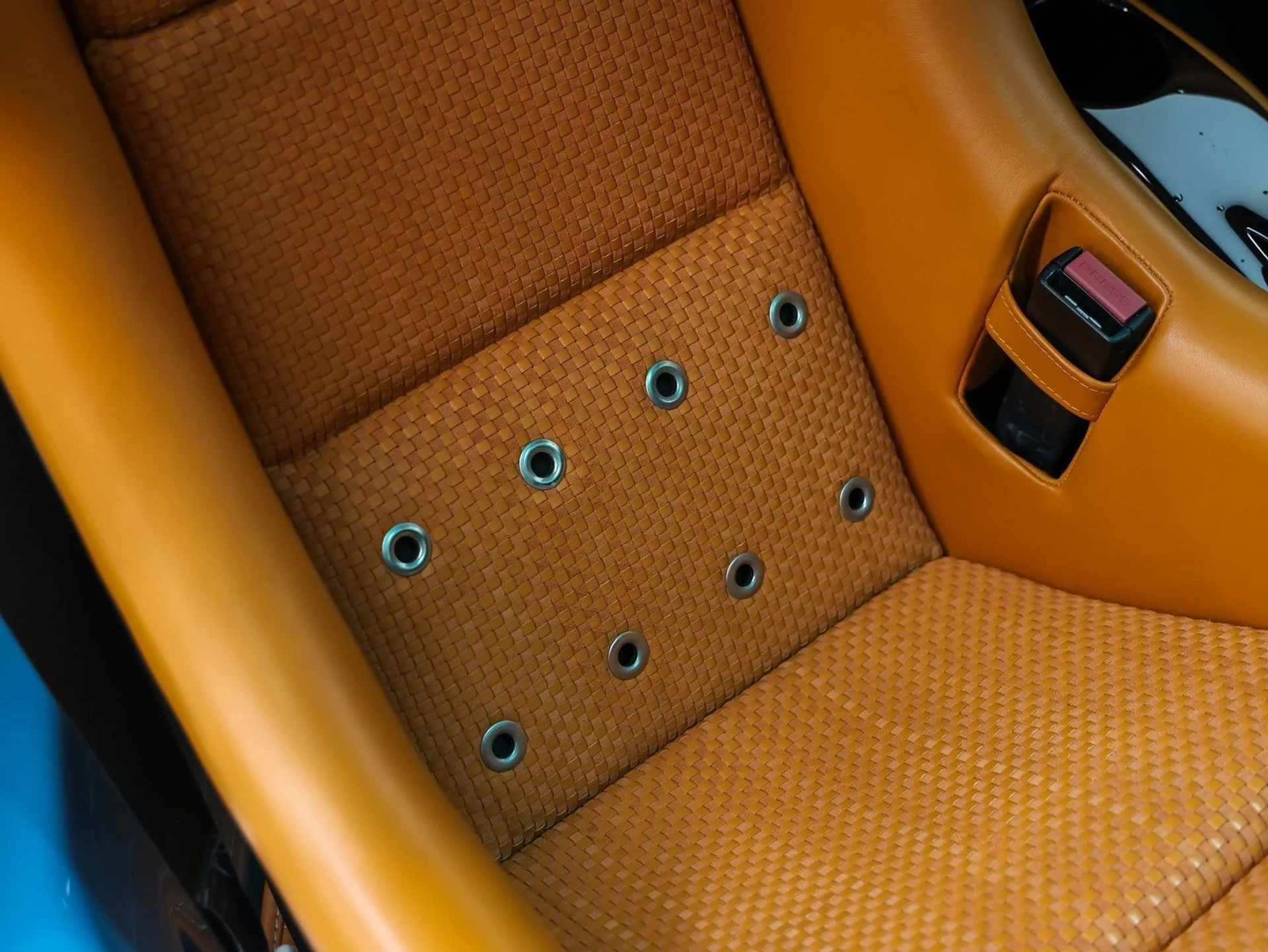 mph054_2745101405_55_640a42a9da