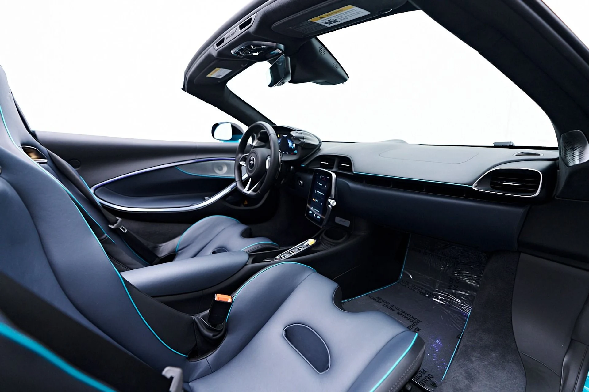 mph054_277685404_Used_2025_Mc_Laren_Artura_Tech_Lux_1745952984_1e995c3e45