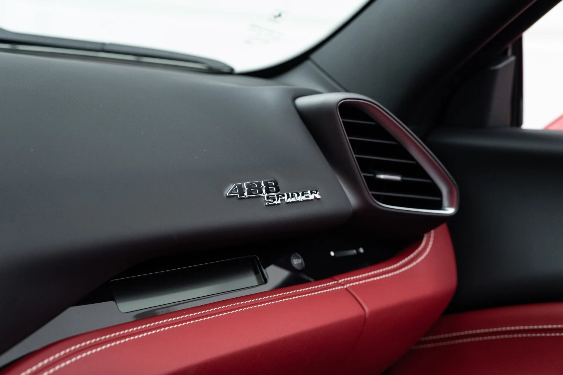 mph054_2785680843_Used_2019_Ferrari_488_Spider_1775191642_a3385897e1