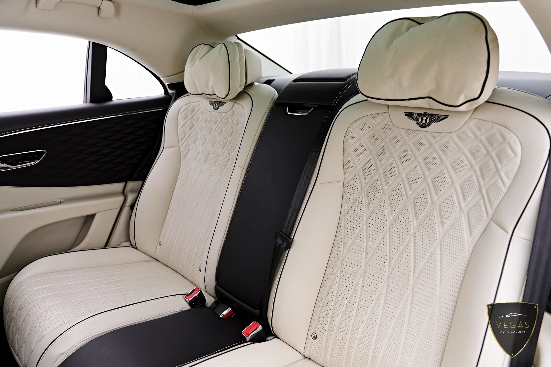 mph054_2787057108_Used_2022_Bentley_Flying_Spur_V8_1782495092_361b38df05