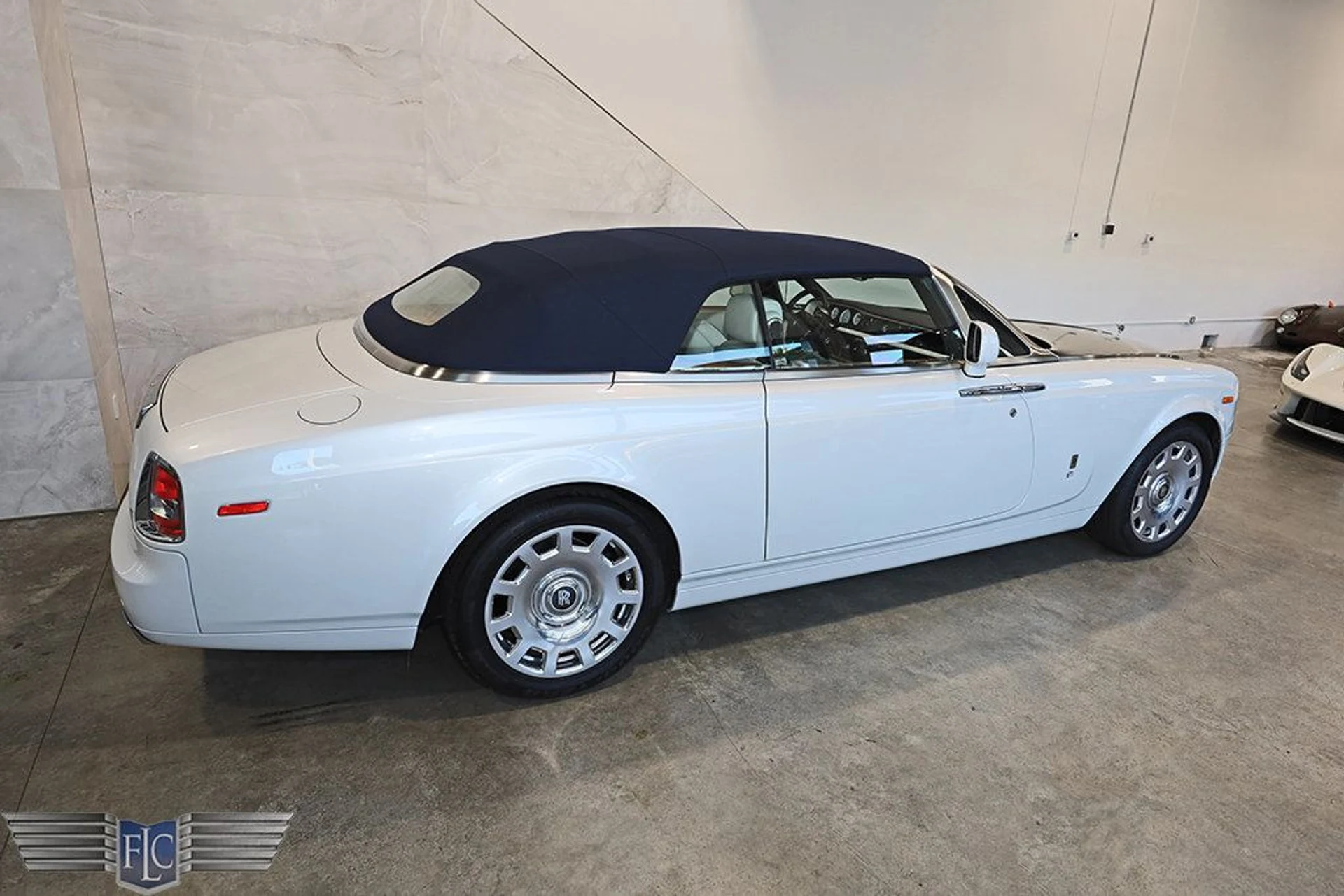 mph054_2803718398_used_2017_rolls_royce_phantom_dropheadcoupe_9689_22945304_55_1024_e3a71d8af5