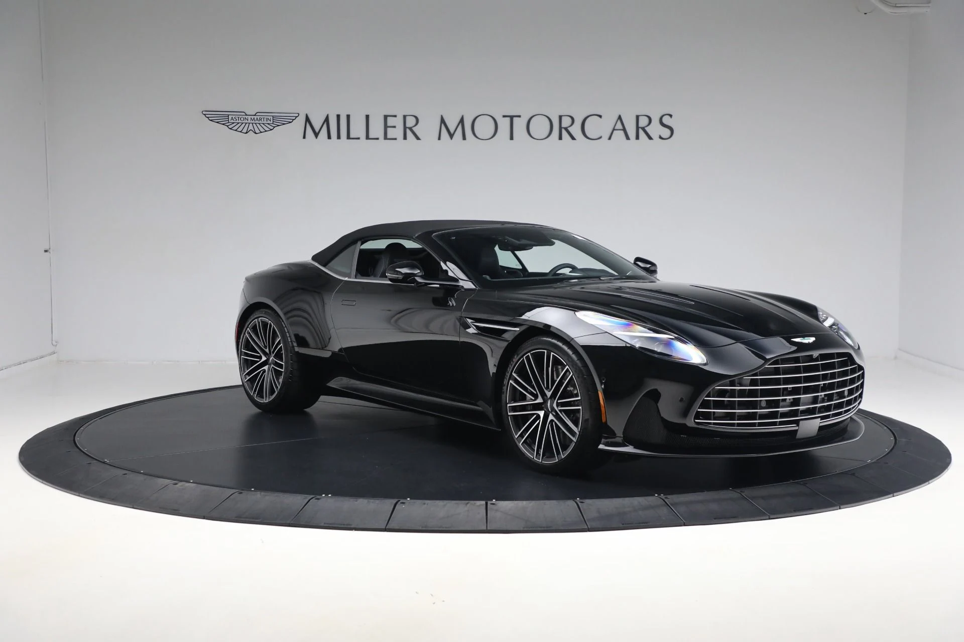 mph054_2807431541_New_2025_Aston_Martin_DB_12_Volante_30ead195a5