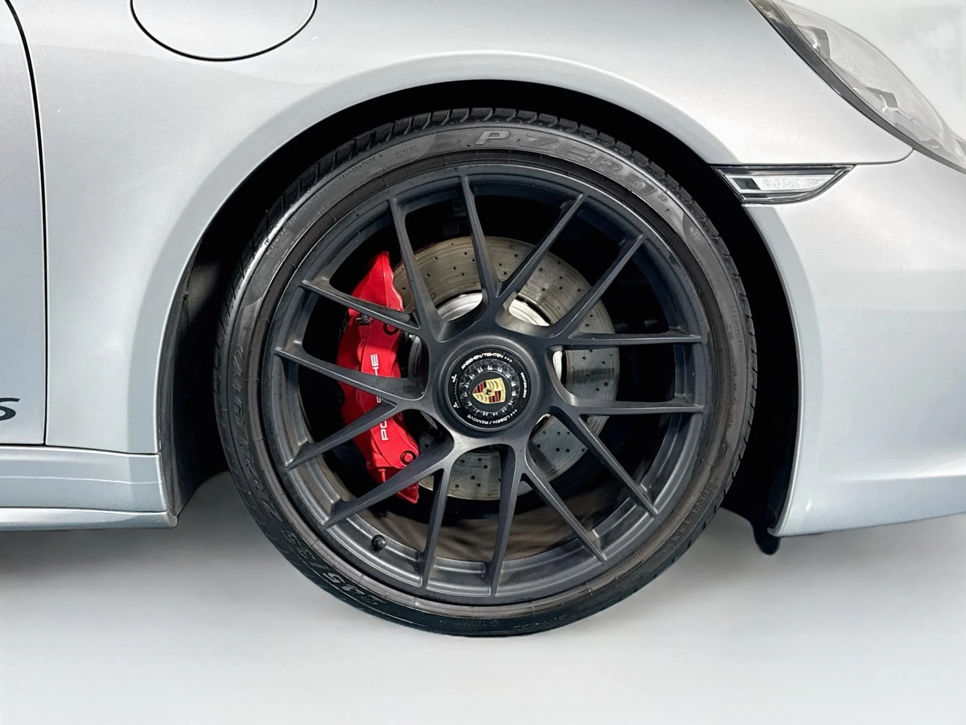 mph054_2811648508_Used_2018_Porsche_911_Carrera_4_GTS_1791931123_15ab87ee5a