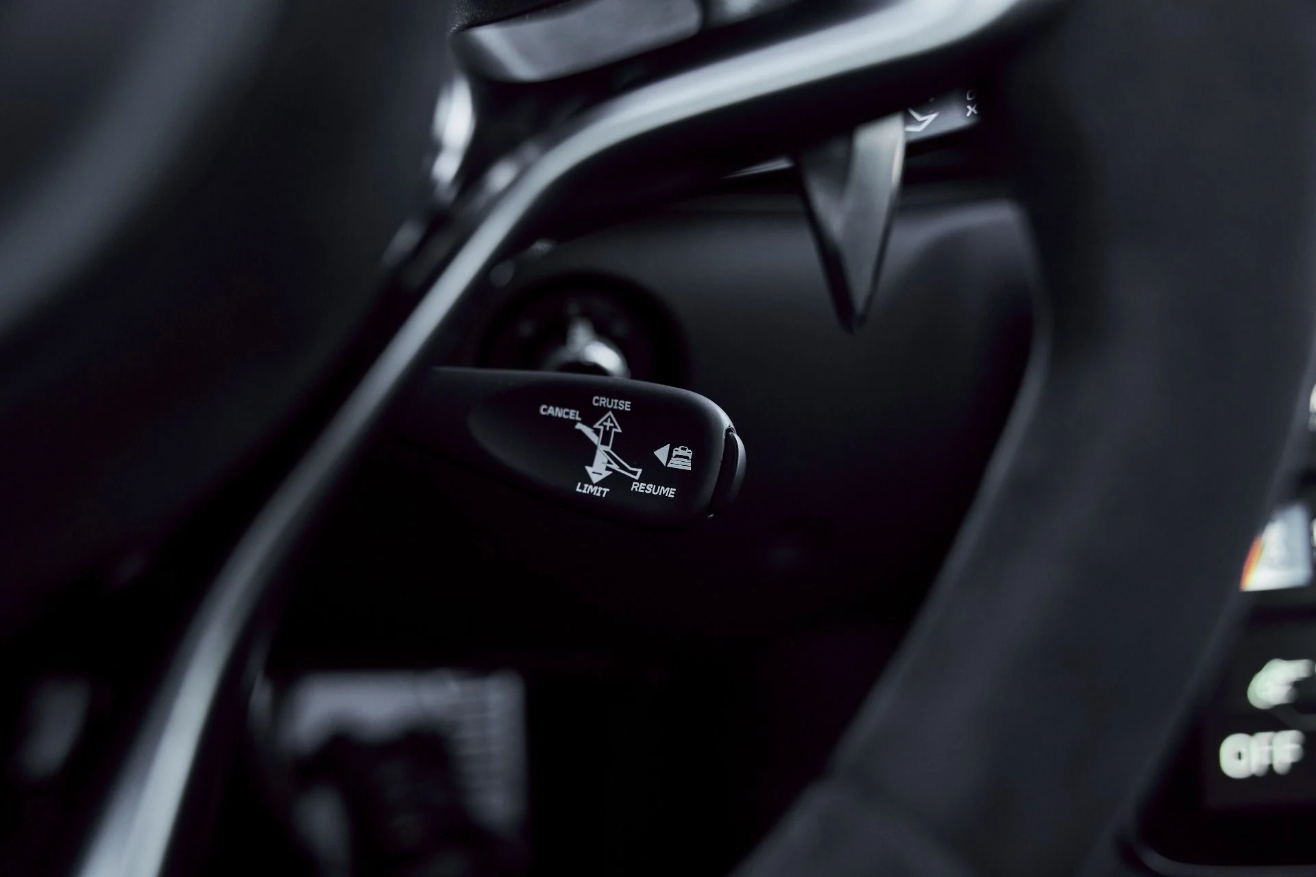 mph054_2812065466_Used_2023_Mc_Laren_Artura_1773773955_5aed18de38