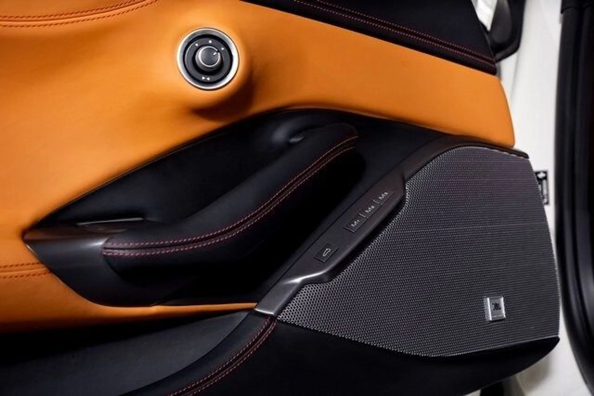 mph054_2821940208_ec3d89784b5b8e8b60b675a8e7de72dax_6b6b846fb6