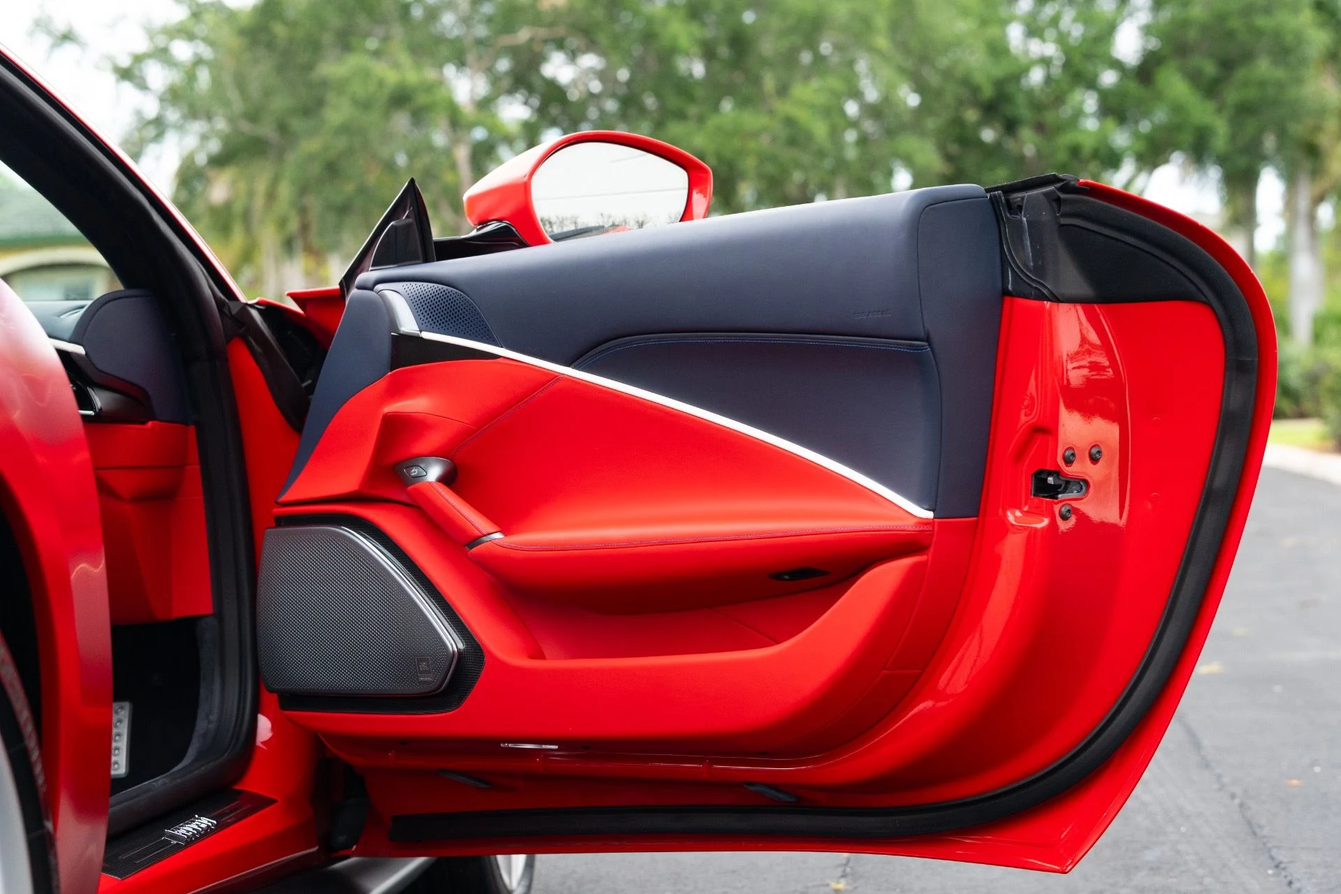 mph054_2825244791_Used_2023_Ferrari_Roma_1777005376_89e3a5b063