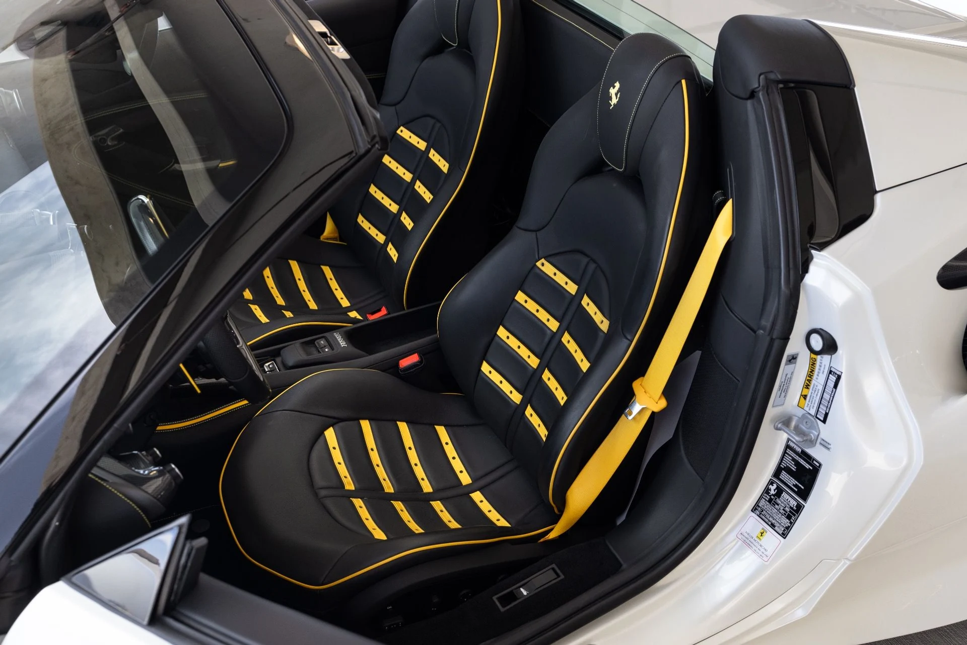 mph054_2857255178_Used_2023_Ferrari_F8_Spider_1776809234_07a9d5f308