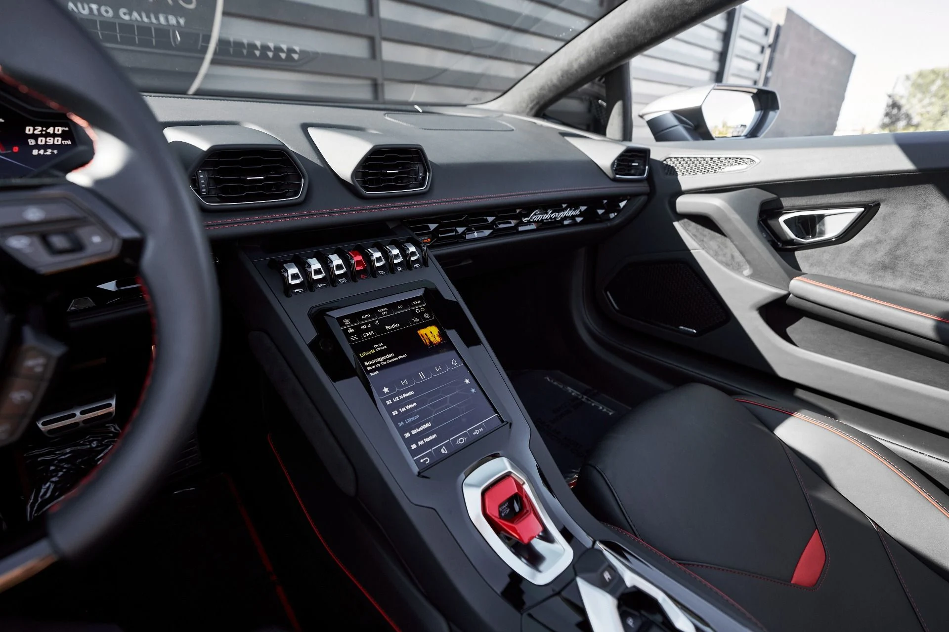 mph054_2858750368_Used_2022_Lamborghini_Huracan_EVO_Base_1761357649_96acb3644d