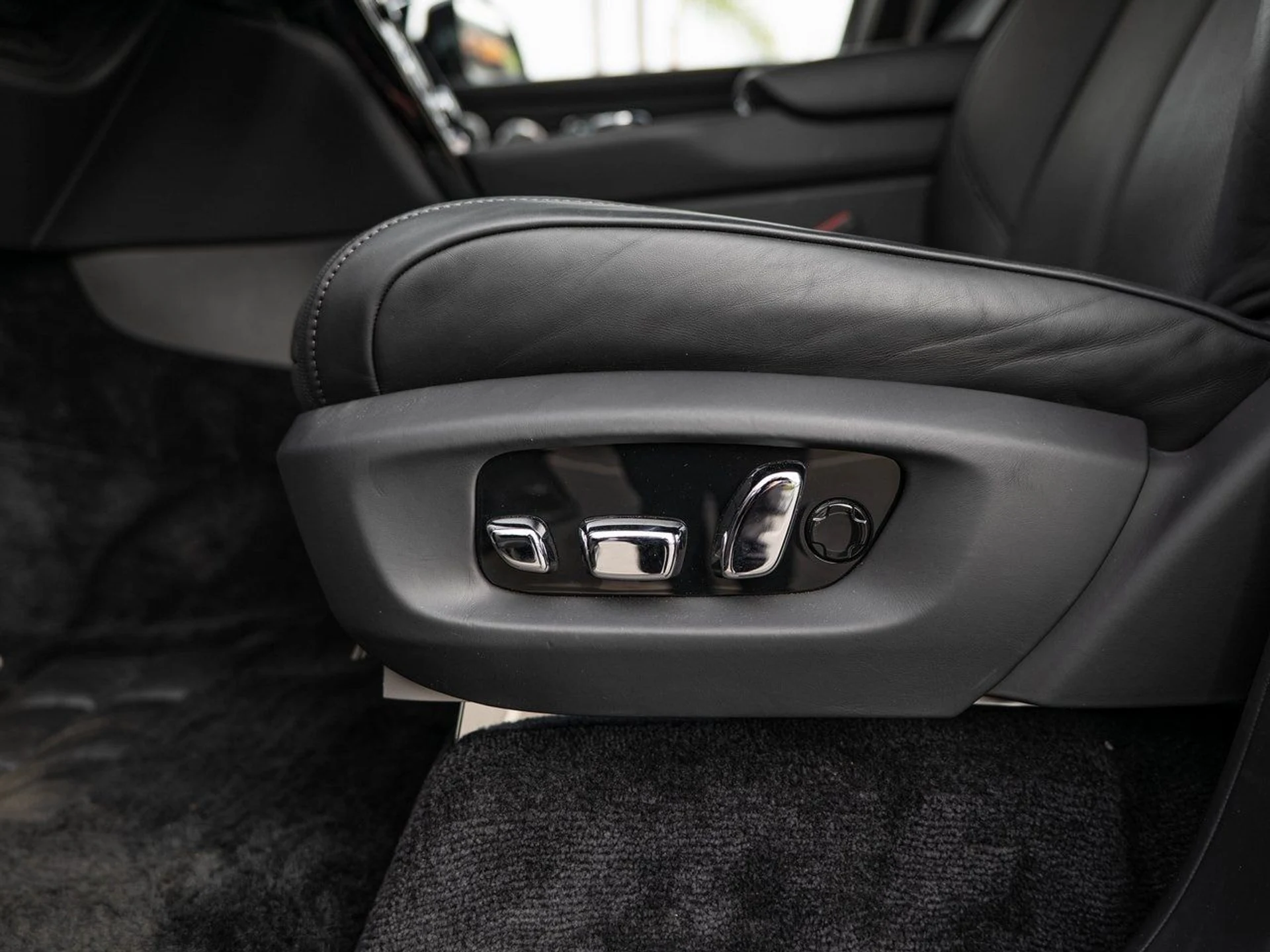 mph054_286473408_8c91f393af289db2146f0637519ce2d8x_2001d2d47c