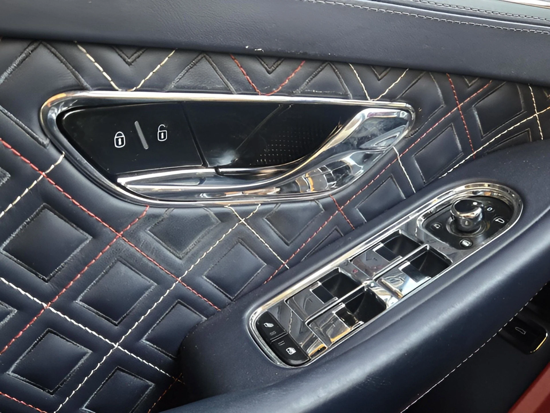 mph054_2913272983_28a9c6bd85402a2c9115ad622a15cba0x_2248cbd53e