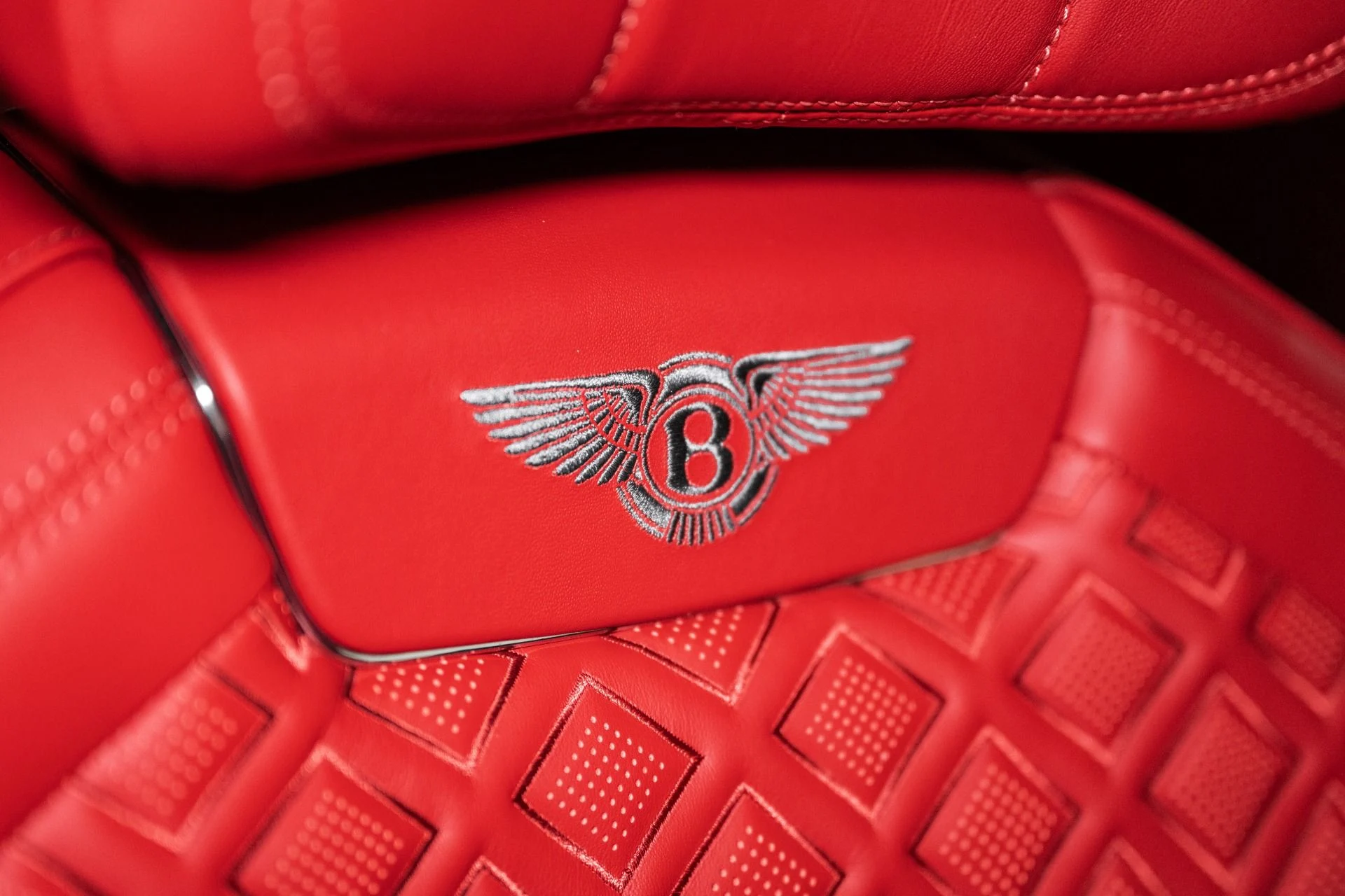 mph054_291674175_Used_2021_Bentley_Flying_Spur_V8_1752848814_c90c2617d3