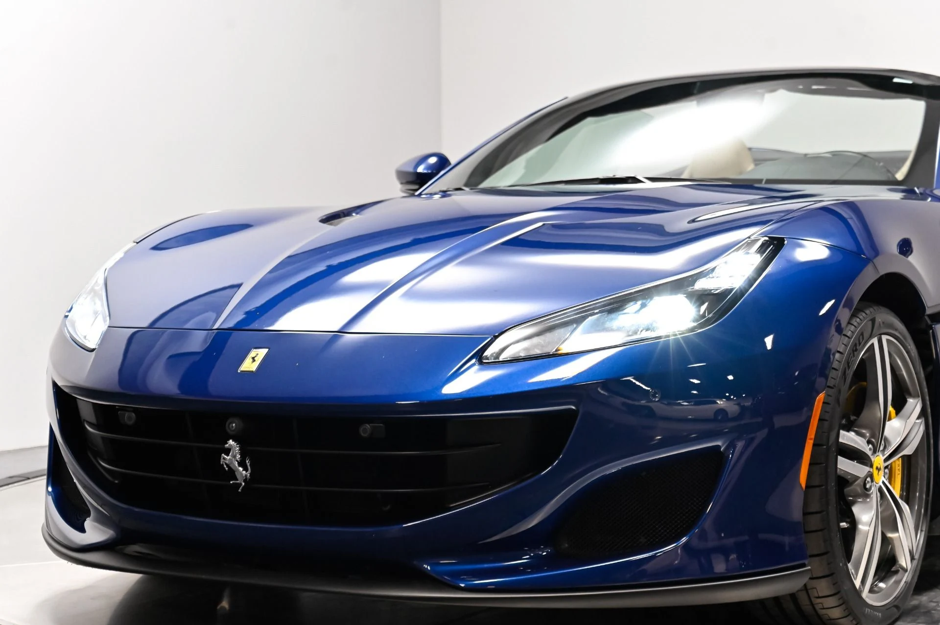 mph054_2929107062_Used_2019_Ferrari_Portofino_Base_1790278406_0c268b0db5