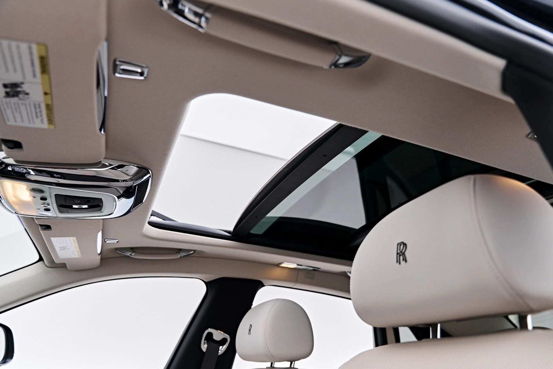 mph054_2939284926_Used_2016_Rolls_Royce_Ghost_Base_1791333029_0b474bffb2