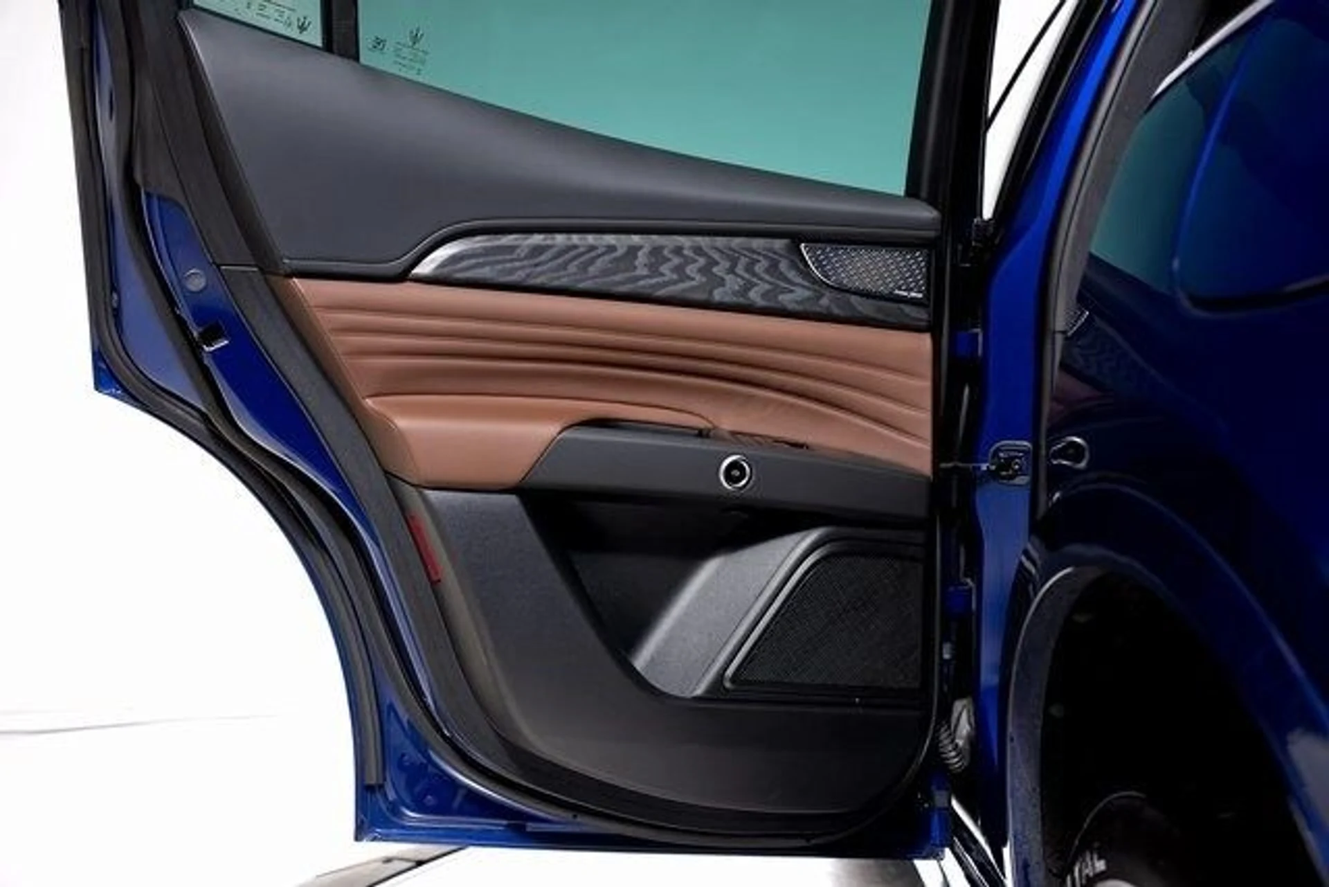 mph054_2940198878_4cd9b36372fd129ca613c7c68b734161x_f49db12840