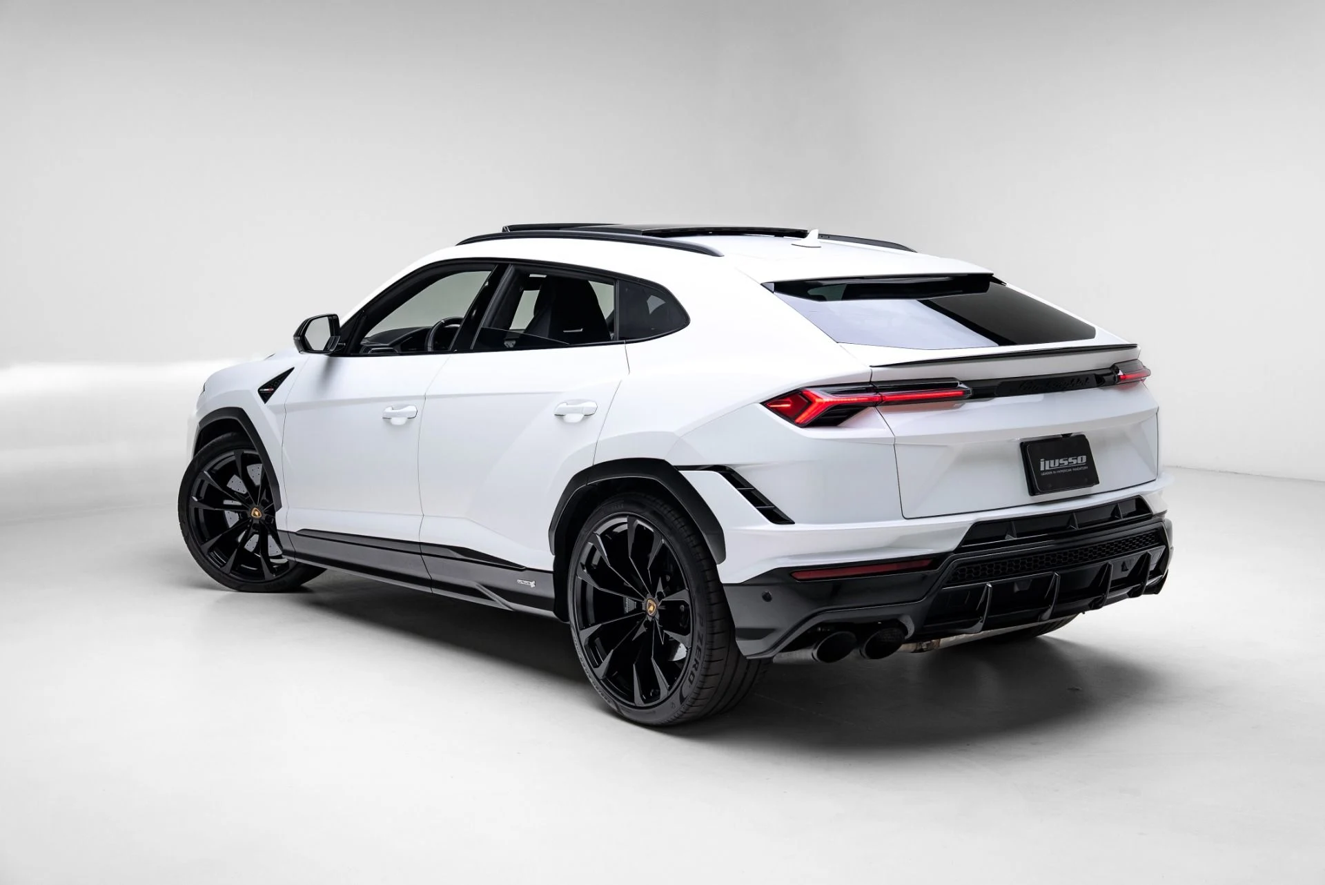 mph054_2972250809_Used_2023_Lamborghini_Urus_S_1776203756_54ae70f49c