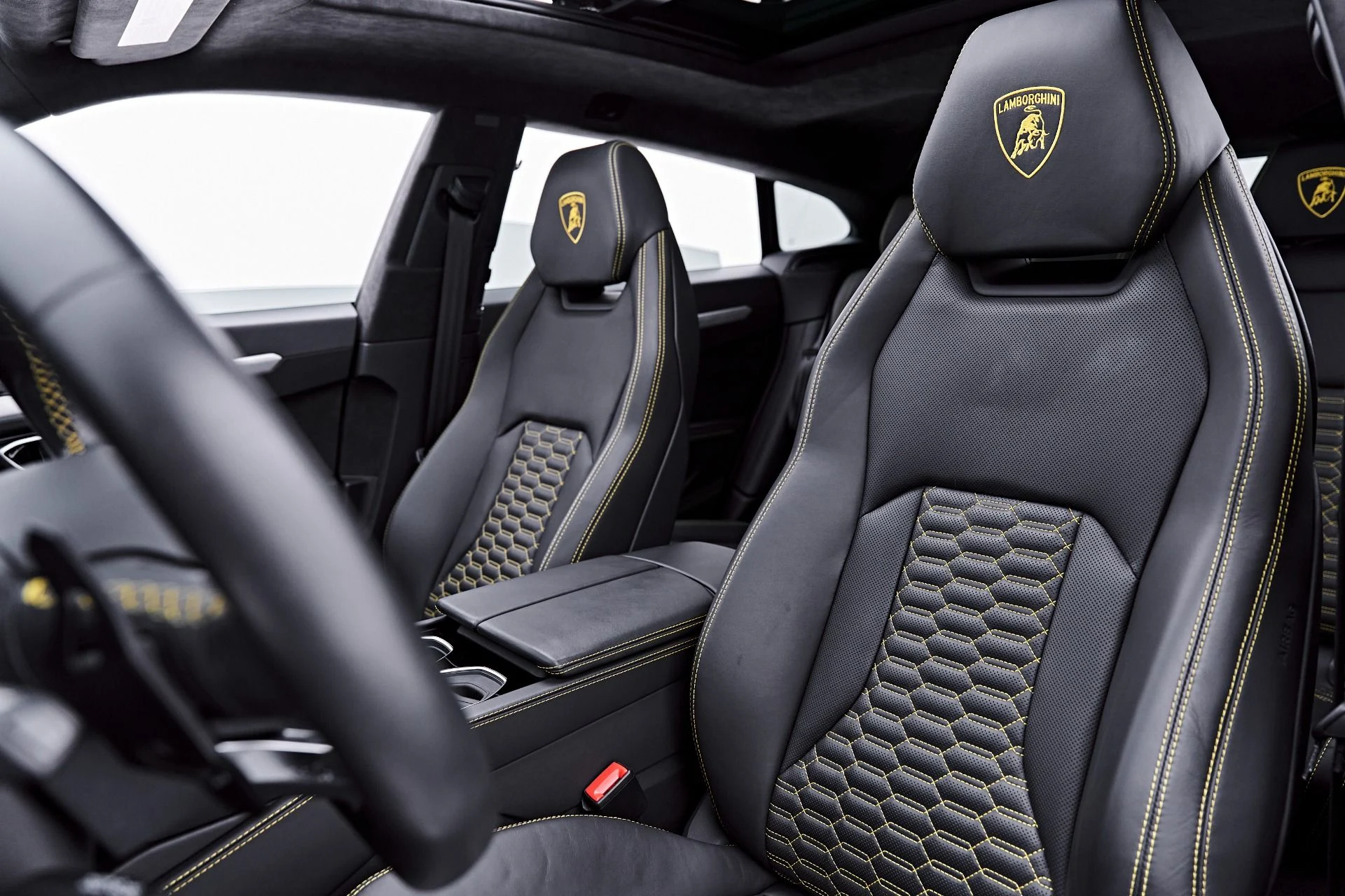 mph054_2977900943_Used_2022_Lamborghini_Urus_Base_1785209812_67ac24466f