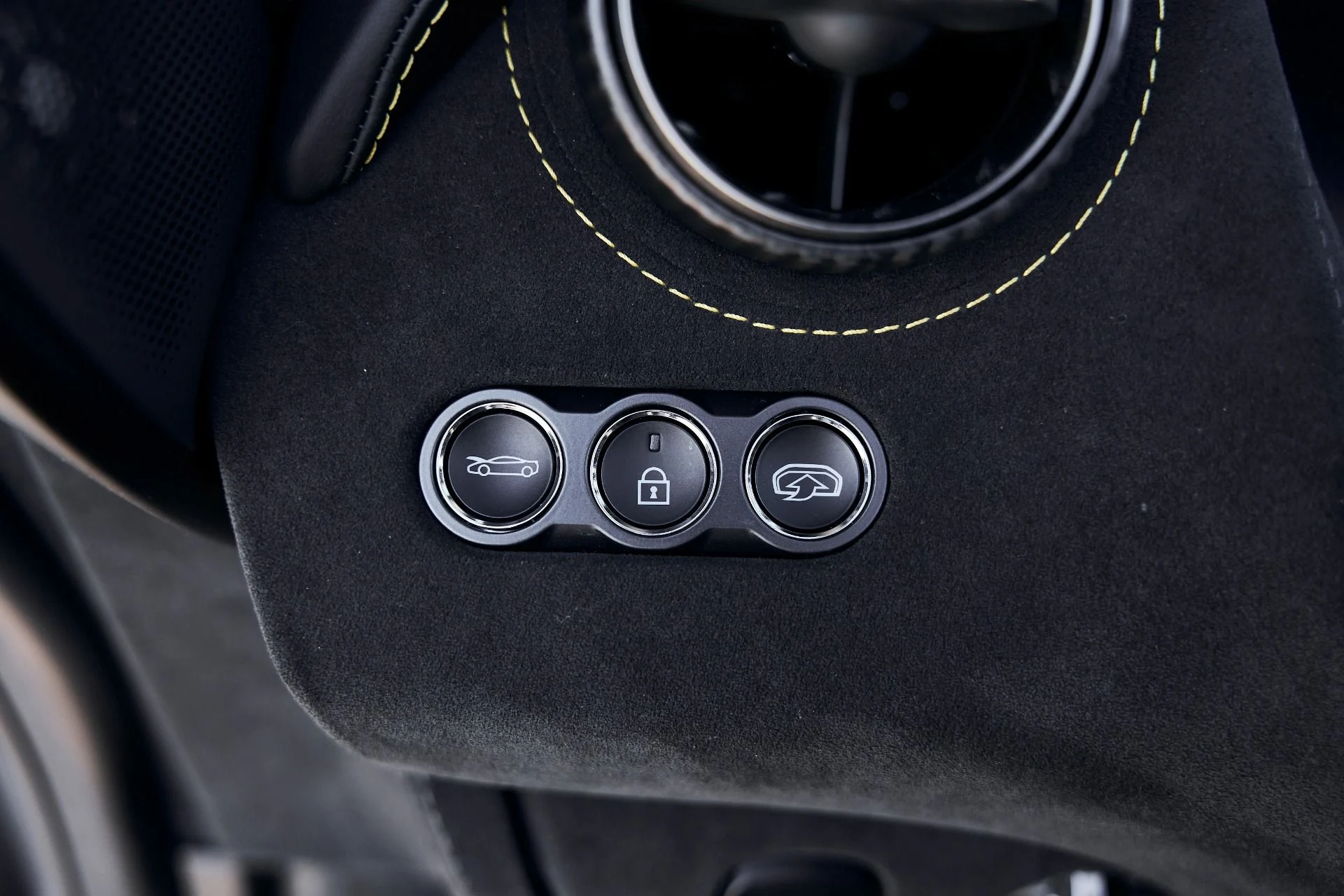 mph054_2994496279_Used_2022_Mc_Laren_720_S_1768962281_86f3438365