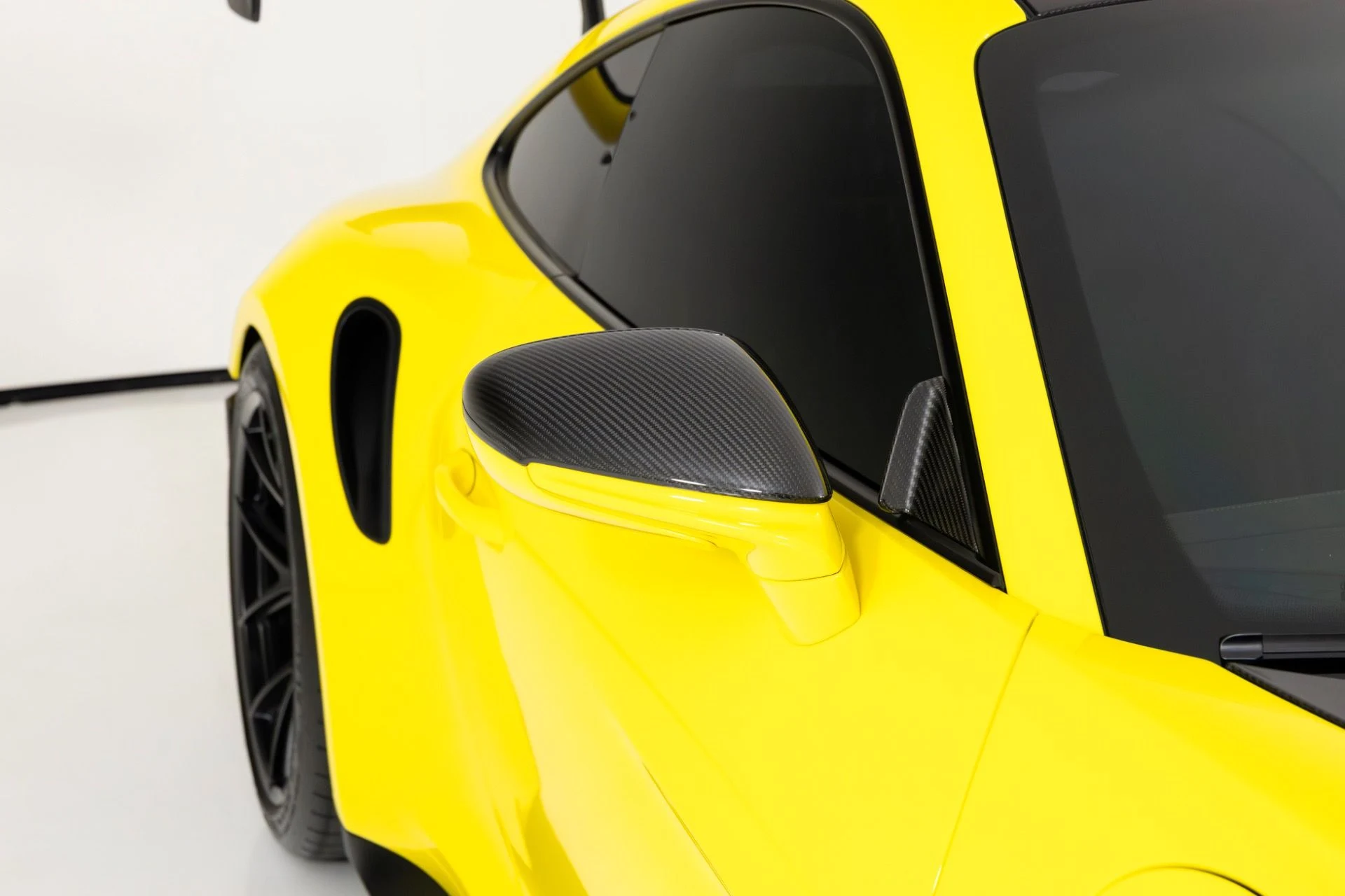 mph054_30057095_Used_2024_Porsche_911_GT_3_RS_1770767546_cd3ae85a3e