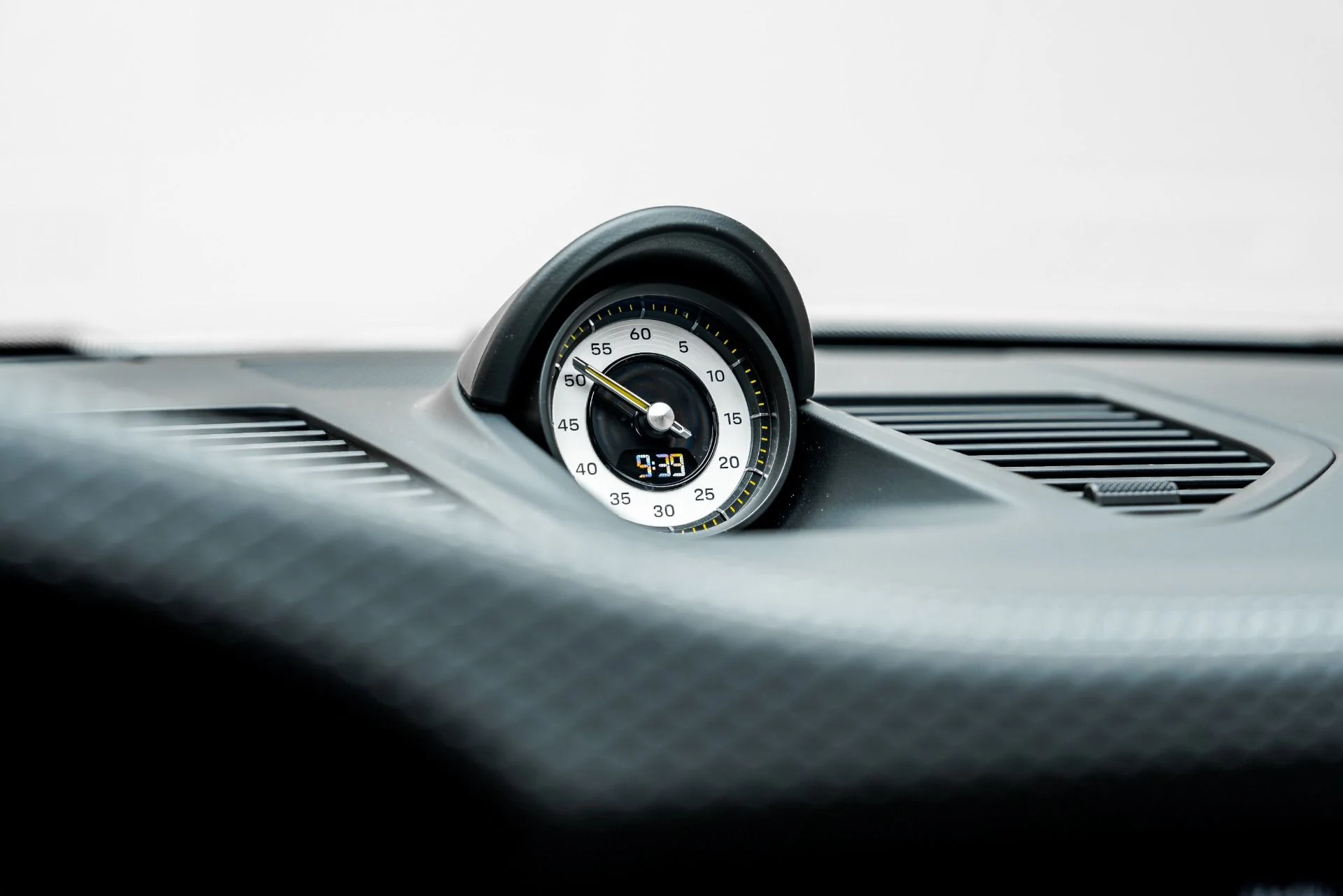 mph054_3013255419_Used_2026_Porsche_911_GT_3_Touring_1784674844_784359becb