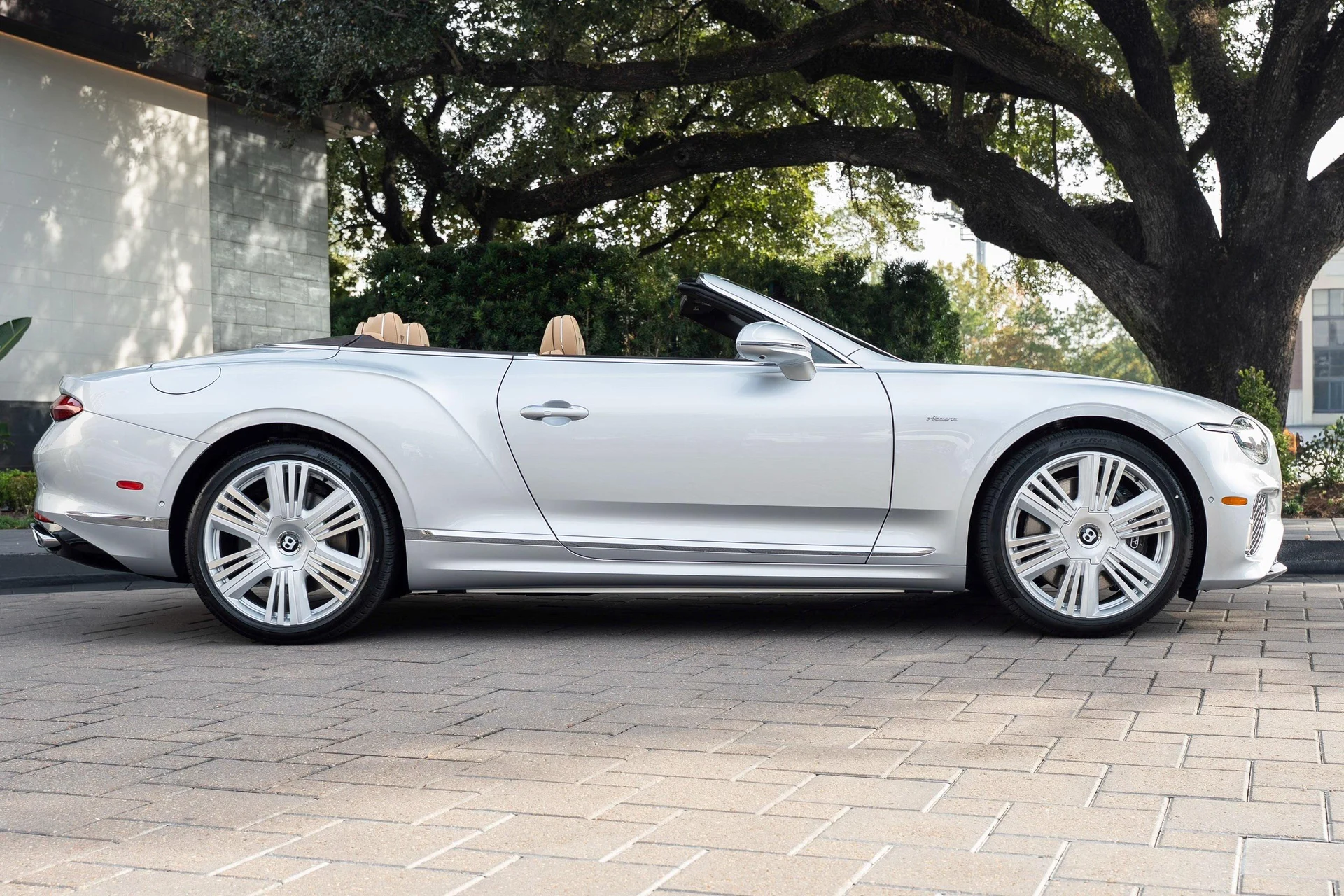 mph054_3015625075_477619926_69423fda6f06135f3b57d9f7_383bf5f71c