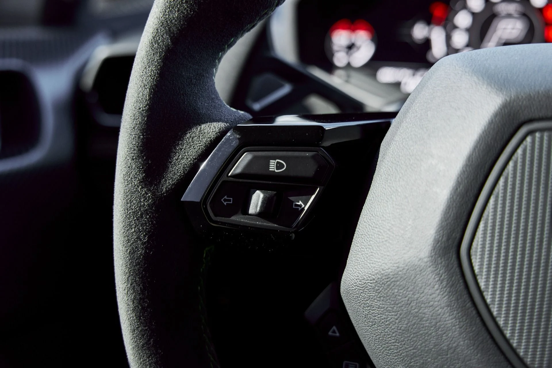 mph054_3036845327_Used_2024_Lamborghini_Huracan_Sterrato_Base_1767062476_bfa5e9d963