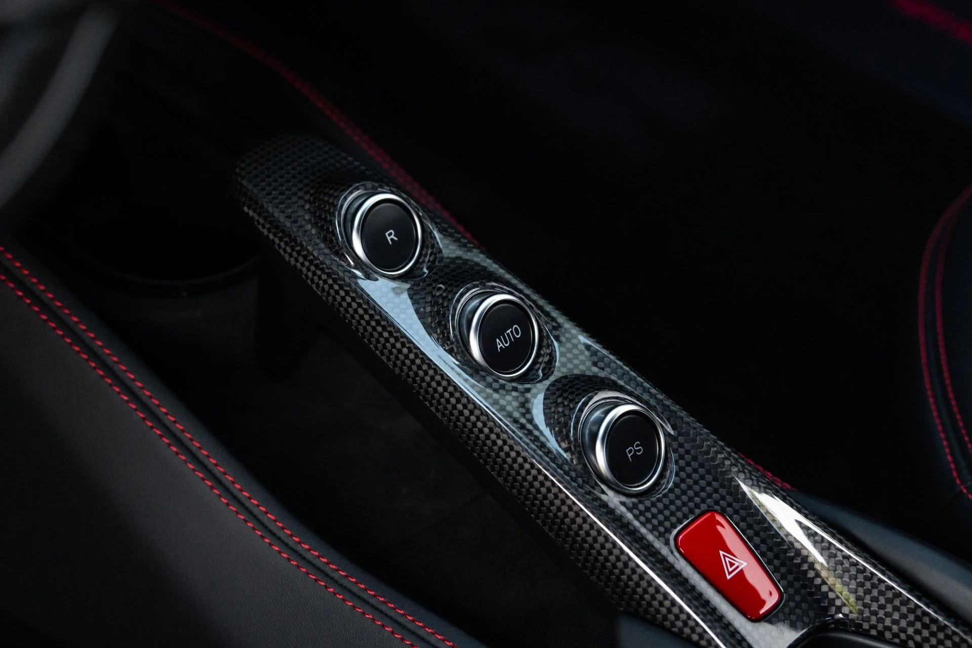 mph054_3053332087_Used_2022_Ferrari_F8_Tributo_1774670303_a40fd707ae