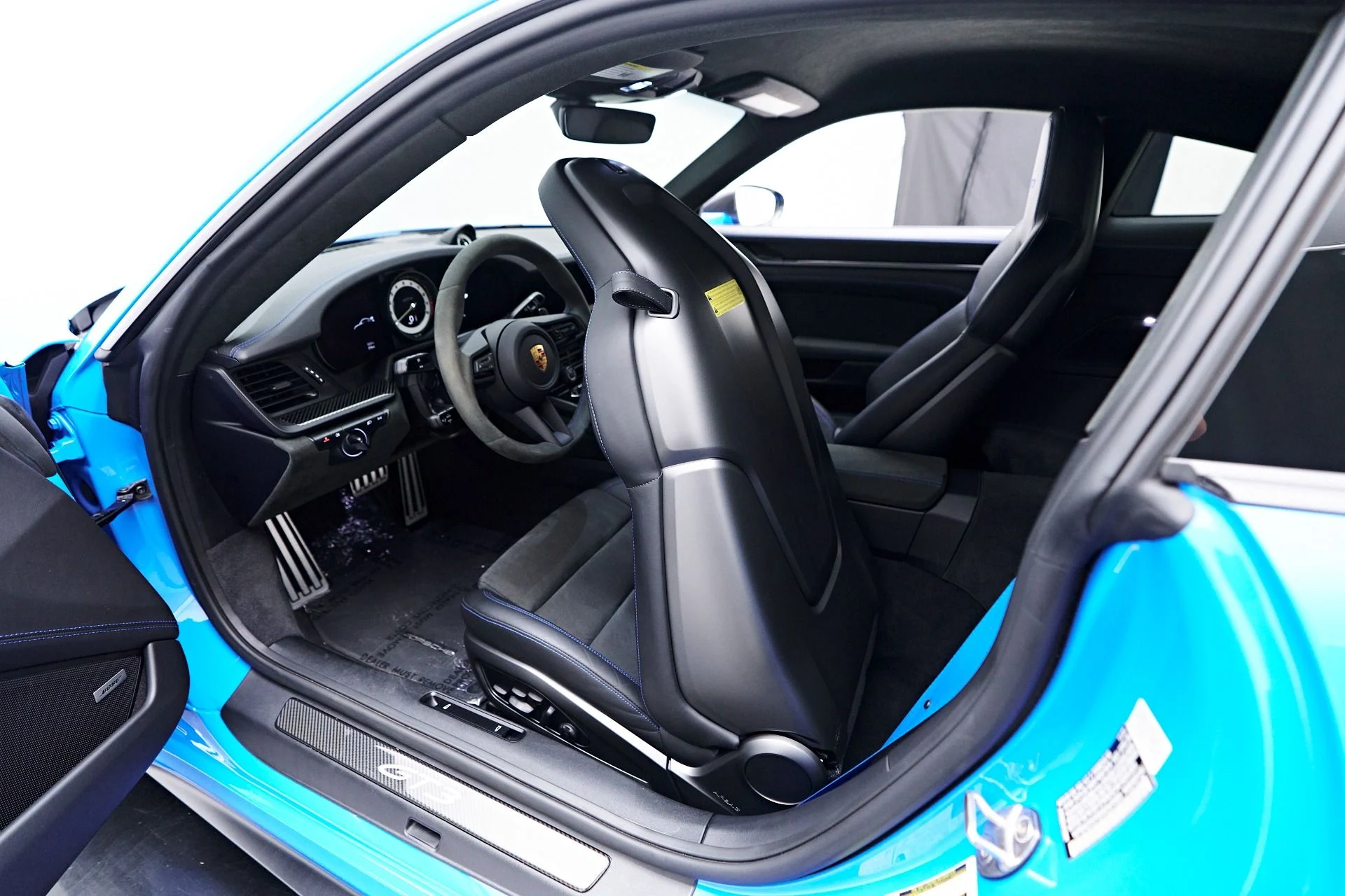 mph054_3064377767_Used_2022_Porsche_911_GT_3_1757034846_f457ceef7d