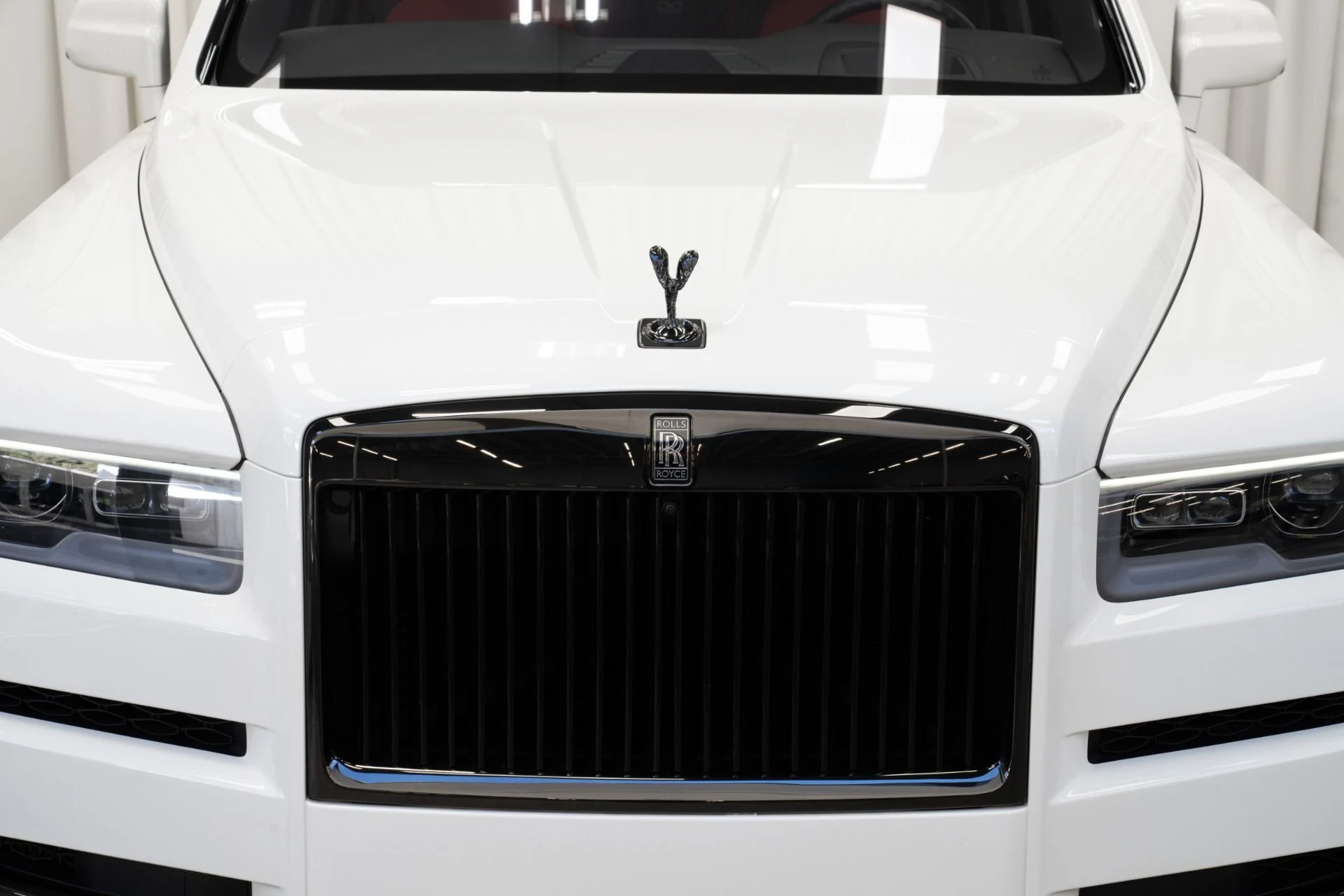 mph054_3075502296_Used_2023_Rolls_Royce_Cullinan_Black_Badge_Two_Tone_Interior_Starlight_Headliner_1762810213_75adb31dac