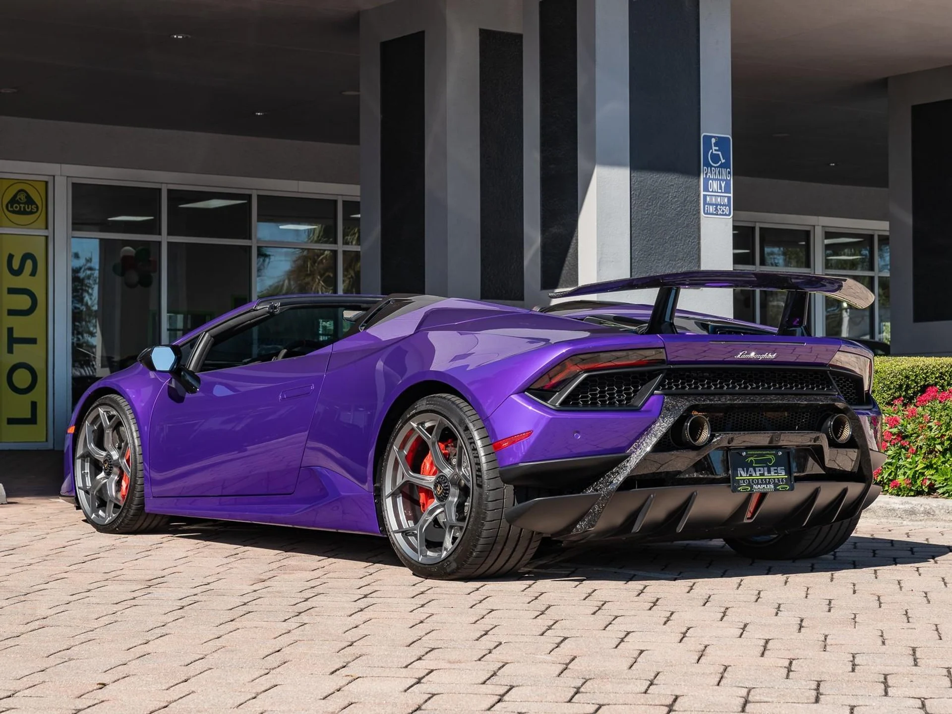 mph054_3121224737_Used_2019_Lamborghini_Huracan_Performante_1766430444_cbd46ead54
