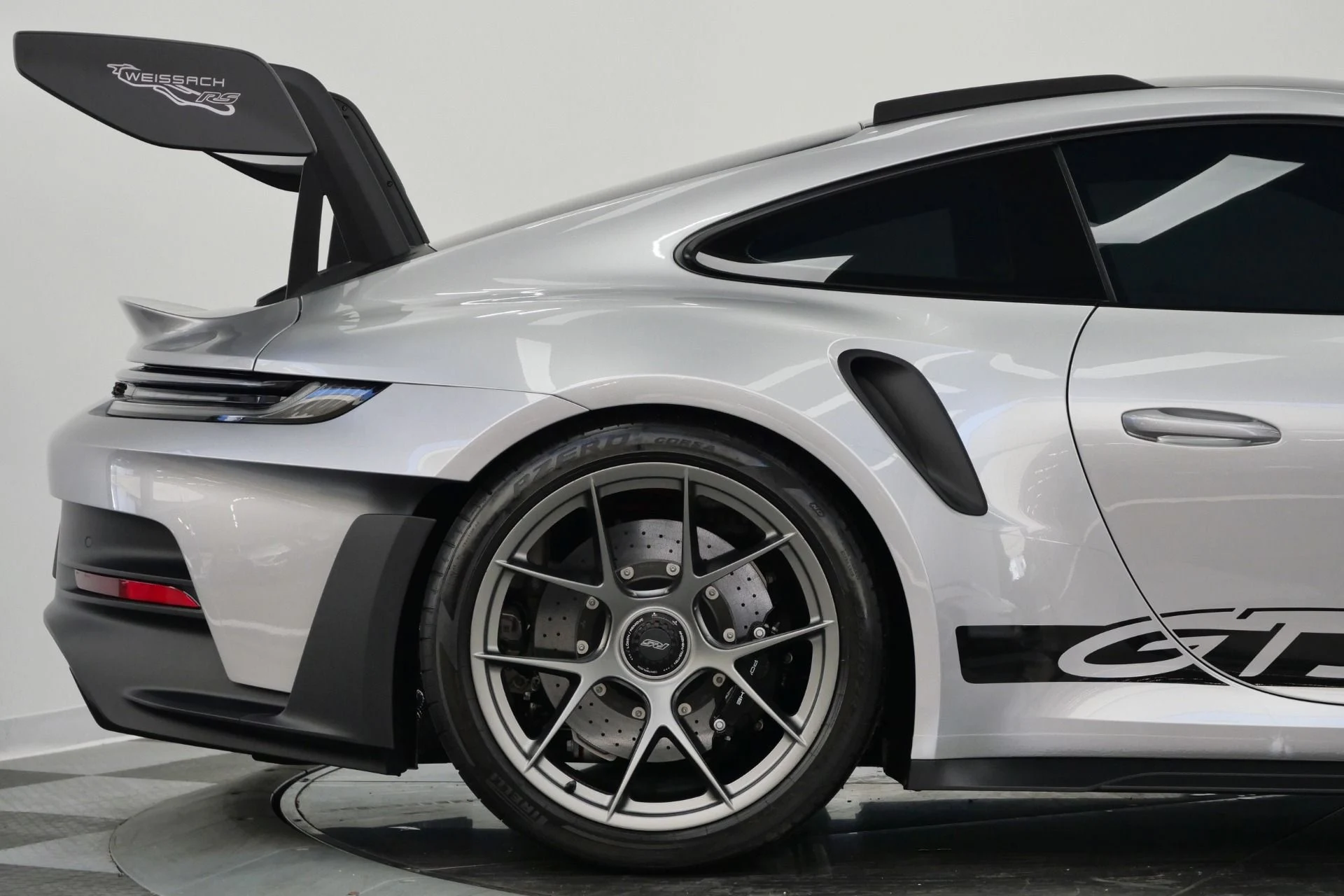 mph054_3125718669_Used_2025_Porsche_911_GT_3_RS_Weissach_Package_Carbon_Ceramic_Brakes_Carbon_Fiber_Seats_1778172422_c13f4366ad