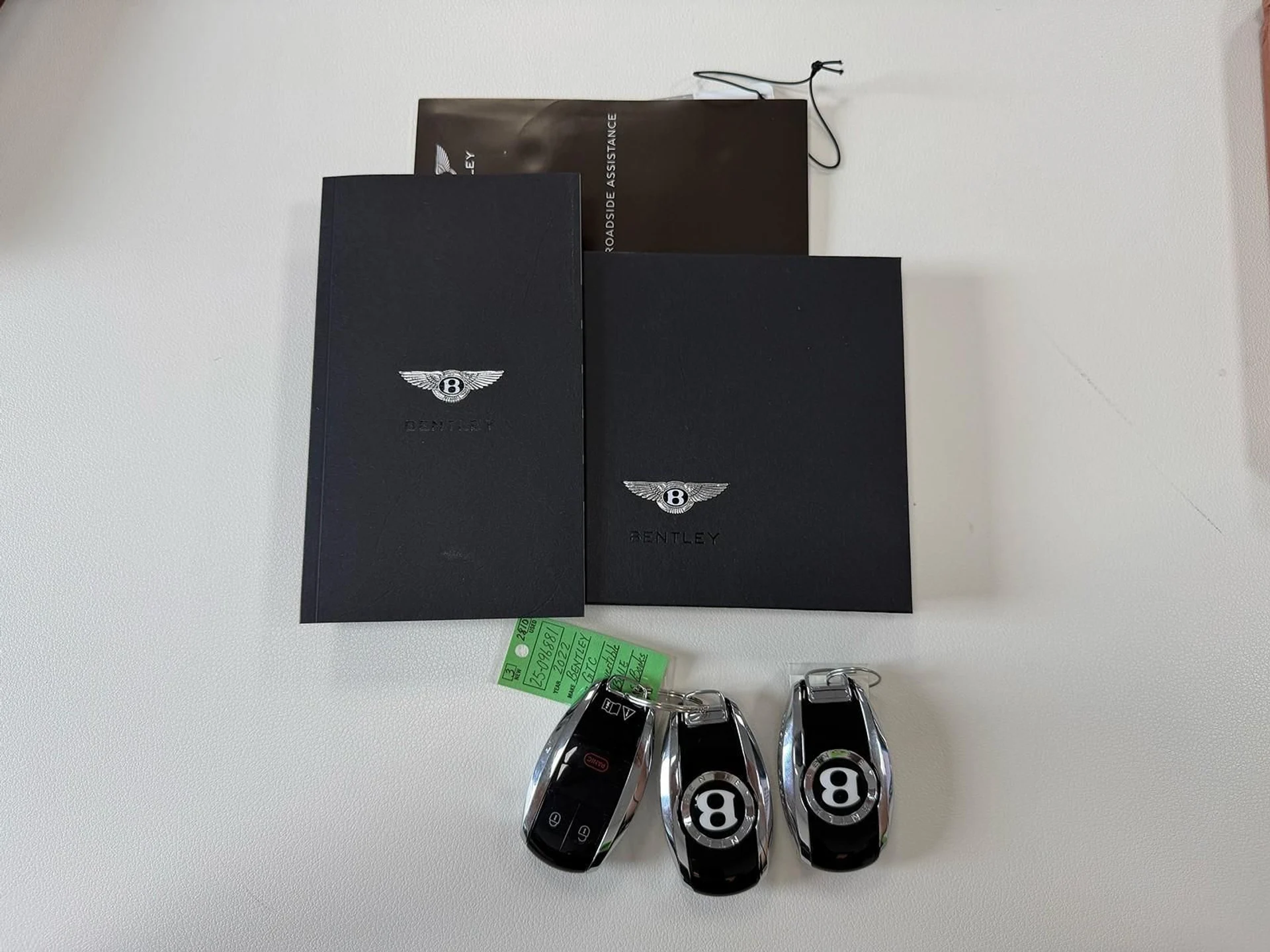 mph054_3127101957_Used_2022_Bentley_Continental_GT_V8_1764612449_3eab55a81c