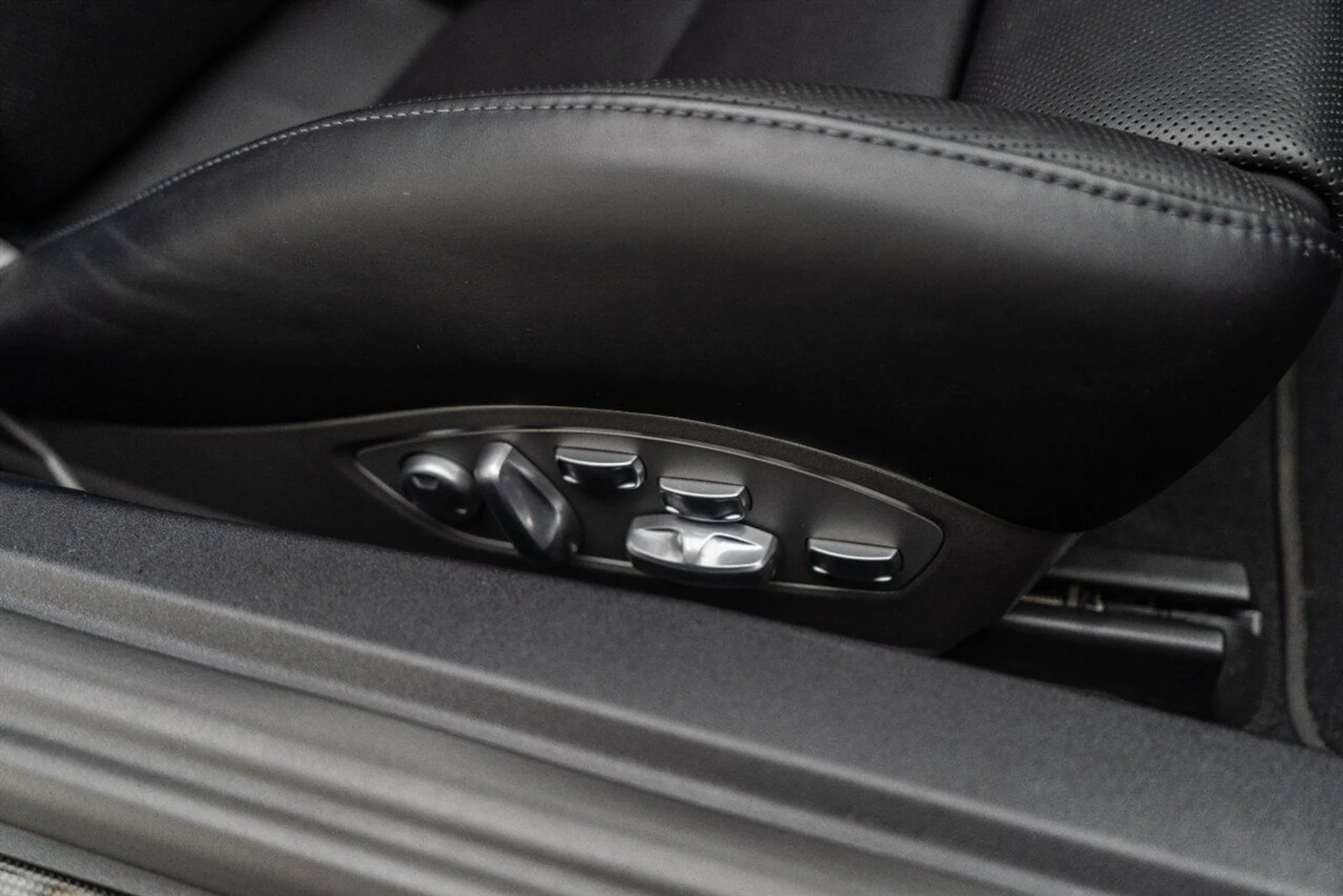 mph054_3176057922_51134a4654_1280_c4076e4251