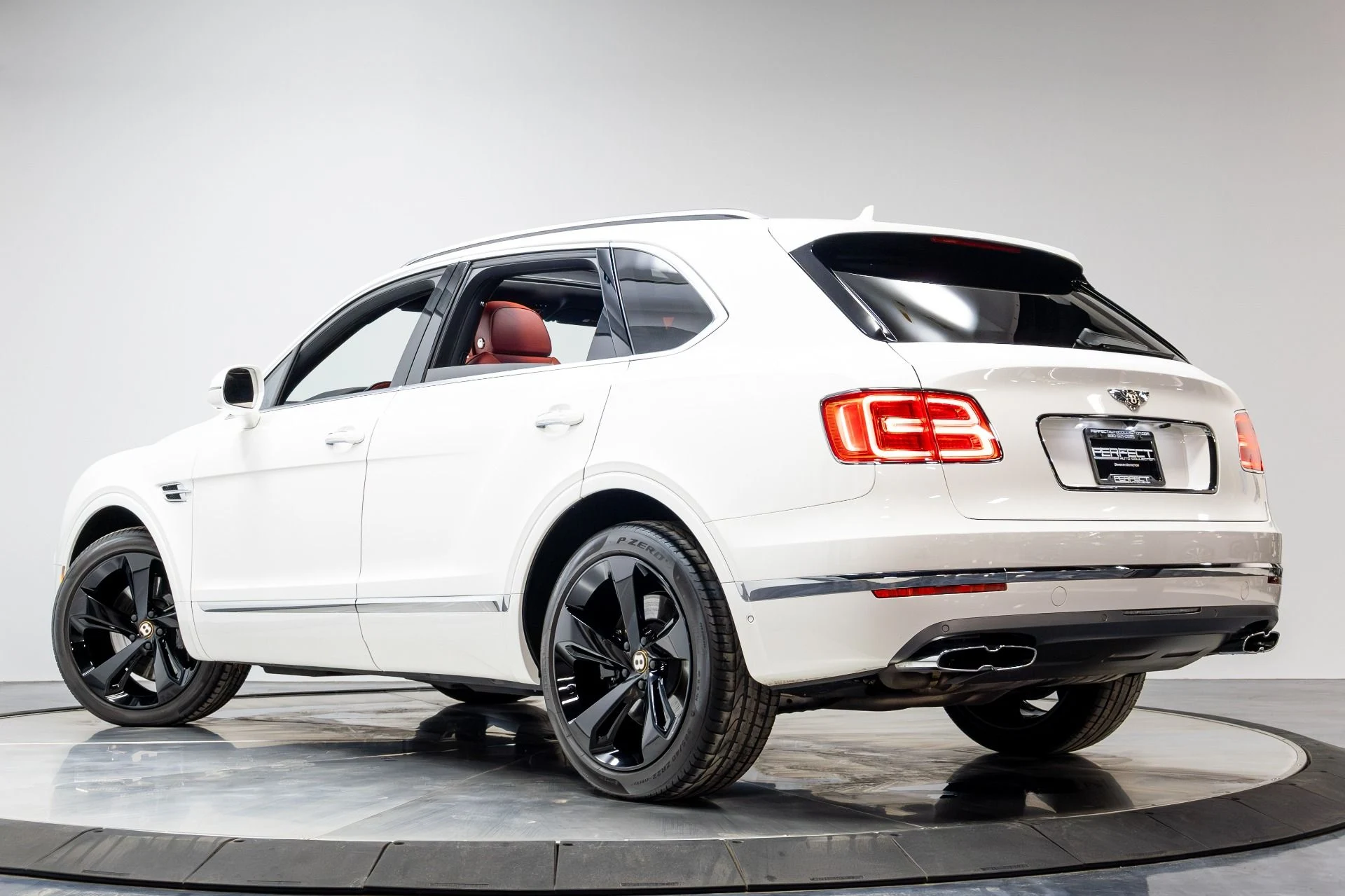 mph054_3179396961_Used_2020_Bentley_Bentayga_V8_1774292202_caf9c843fd