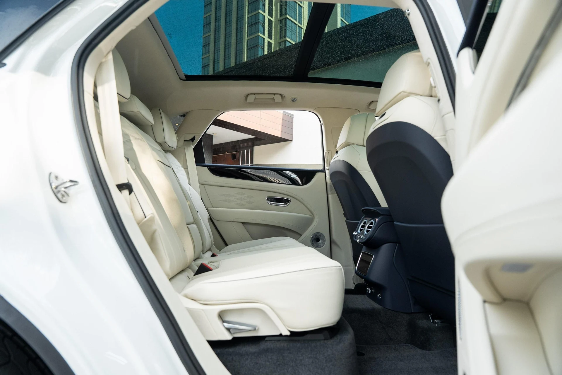 mph054_3203518137_442093803_689aca6ab01227cfeeaaeec2_431cf5fe2a