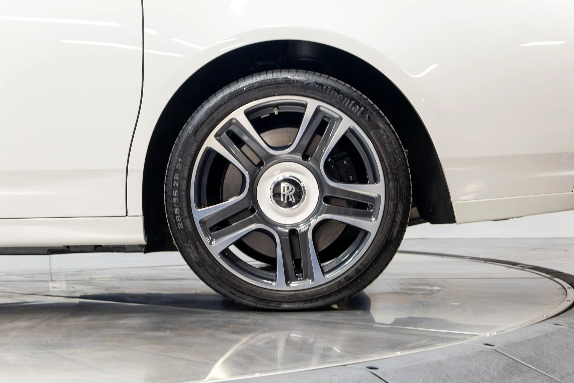 mph054_3206142444_Used_2016_Rolls_Royce_Ghost_1775019332_c7a579c569