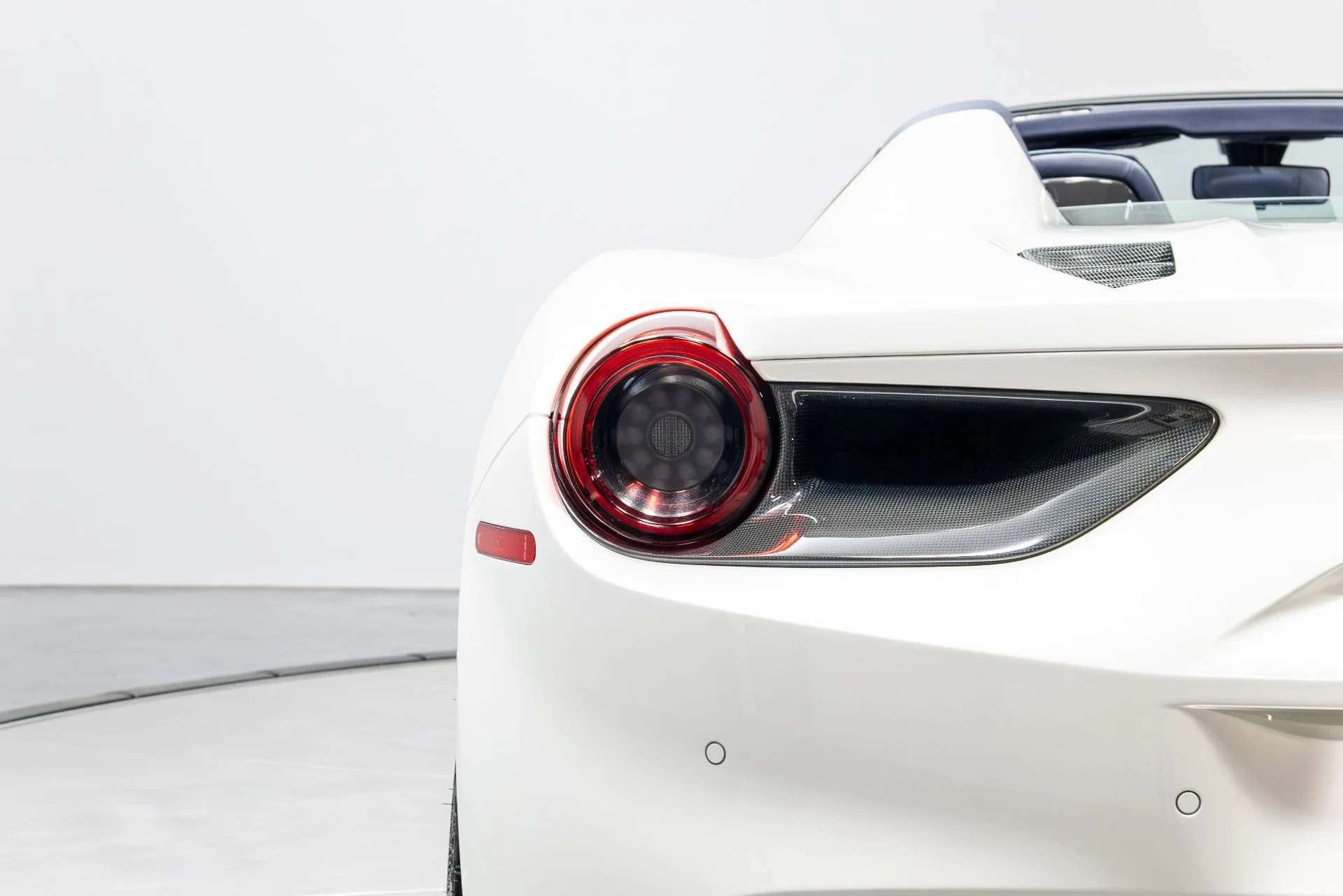 mph054_3228615751_Used_2018_Ferrari_488_Spider_1774434782_ad401bd236