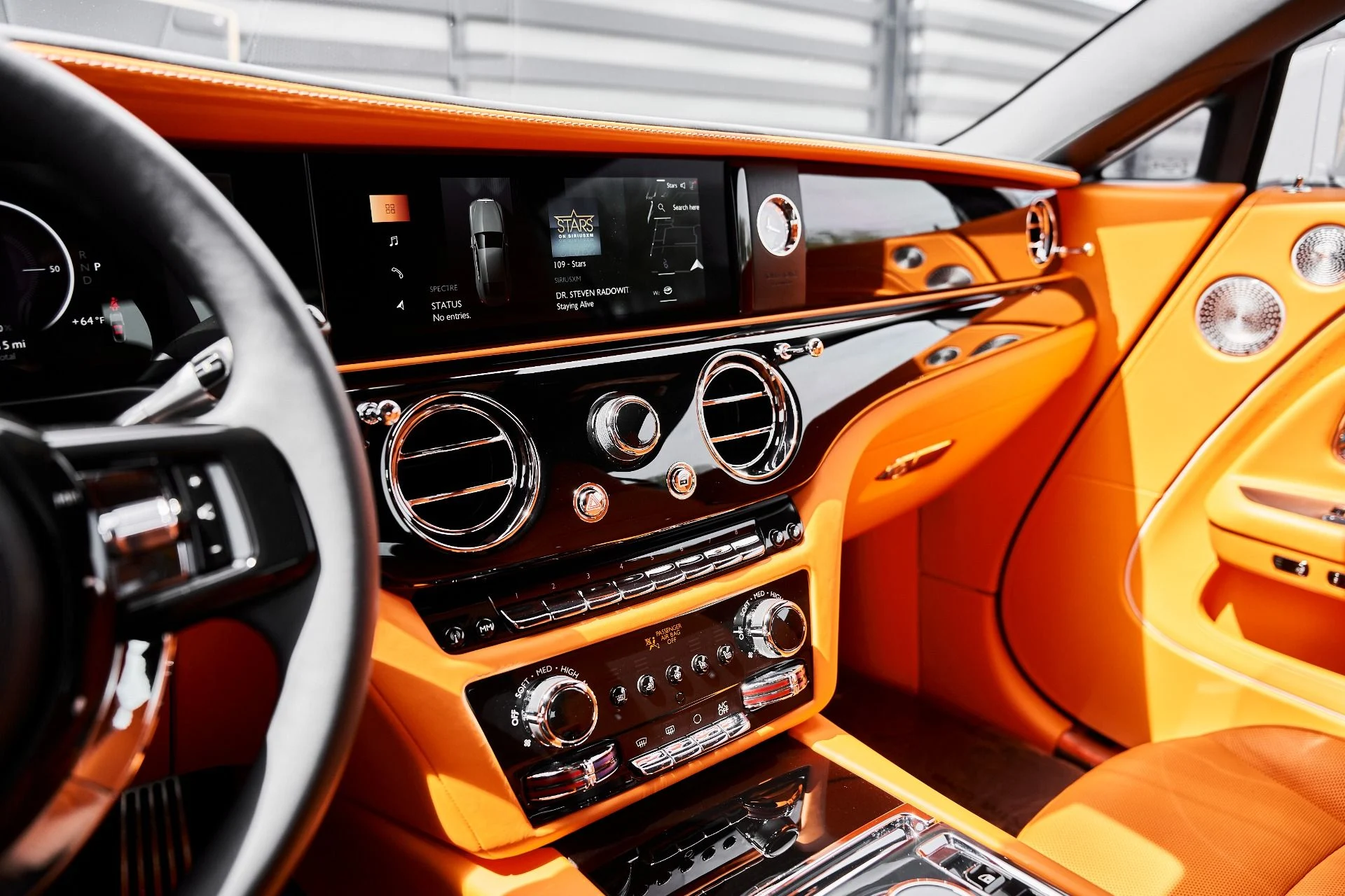 mph054_3236678964_Used_2025_Rolls_Royce_Spectre_Base_1775928286_e8922647be