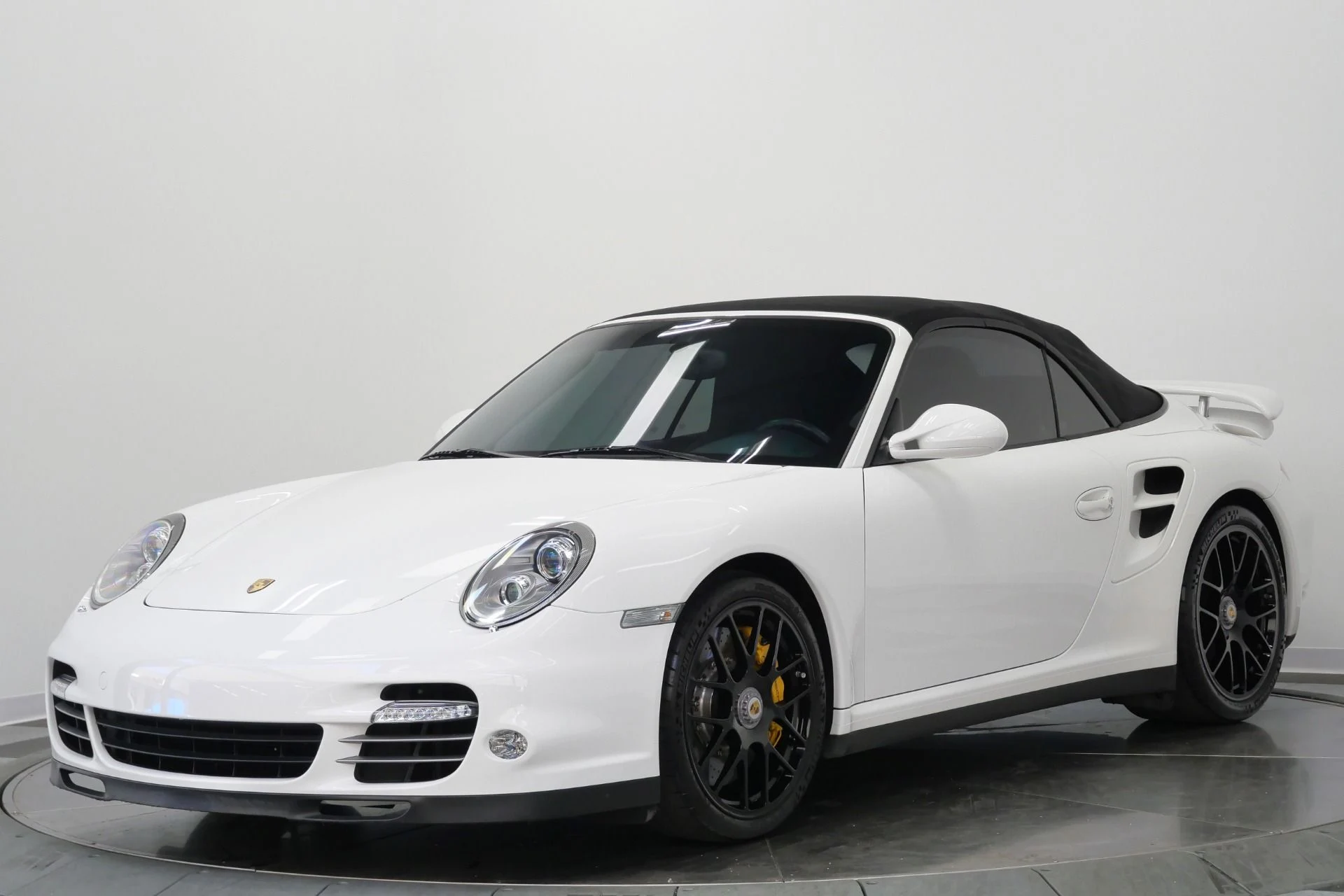 mph054_3240692733_Used_2012_Porsche_911_Turbo_S_Cabriolet_Adaptive_Sports_Seats_Sport_Chrono_1779828864_3f26670672