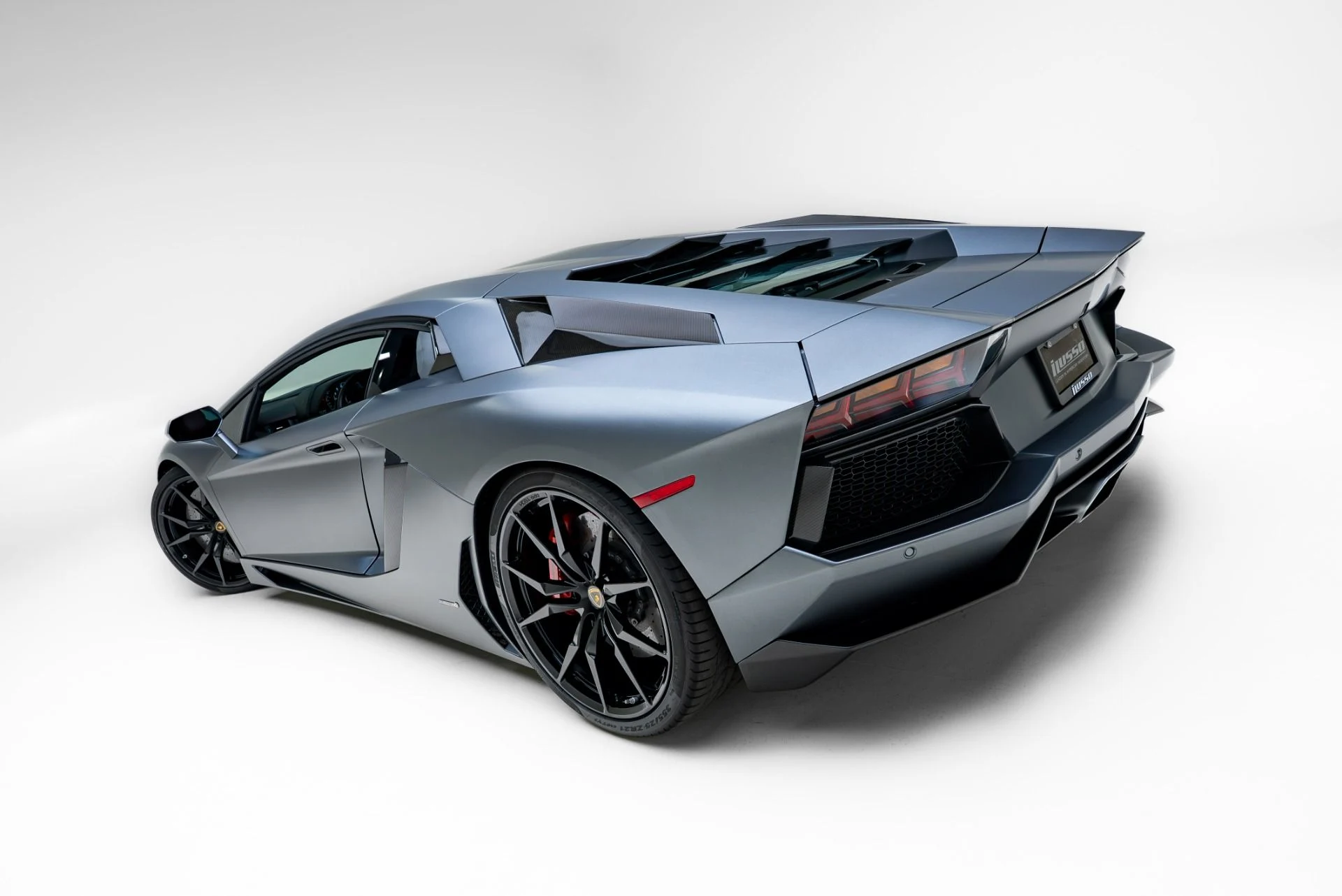 mph054_3244316419_Used_2015_Lamborghini_Aventador_LP_700_4_1778261725_390fb31e42
