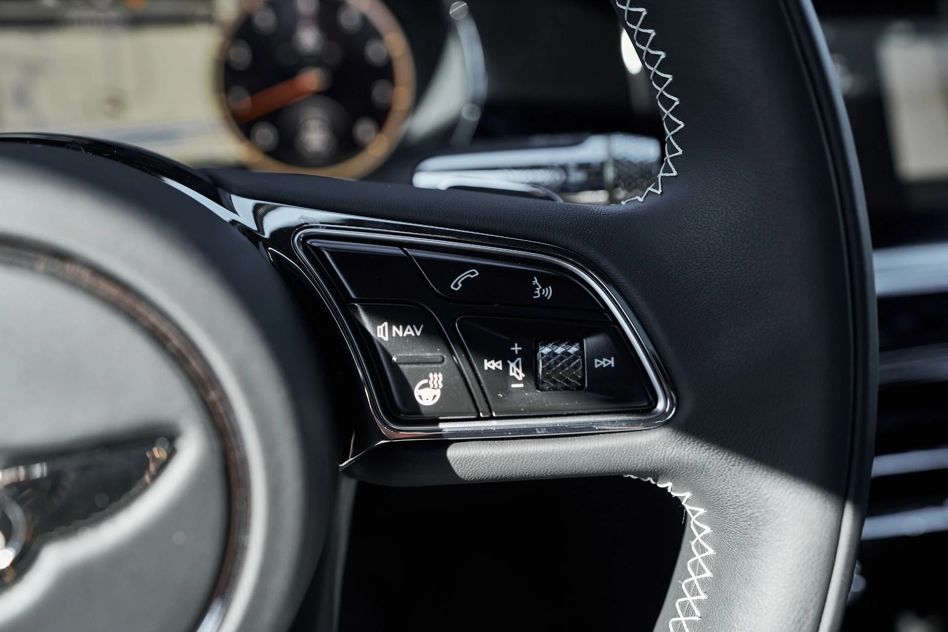 mph054_3245278515_Used_2024_Bentley_Flying_Spur_S_1761779966_b093063a25