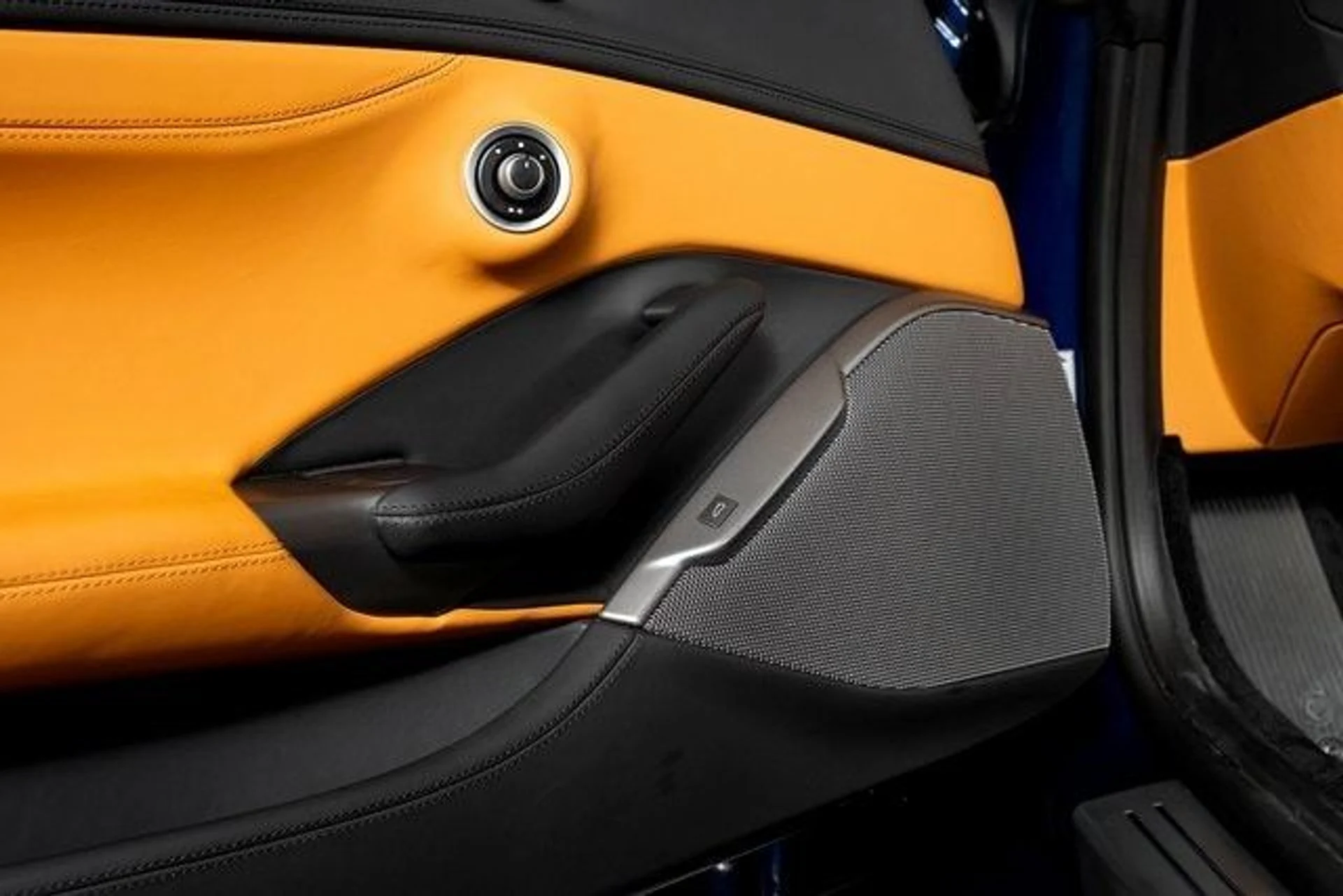 mph054_3305926879_4db0f0ee3b9a9b8ae39e0f89bd804931x_bcff041bee