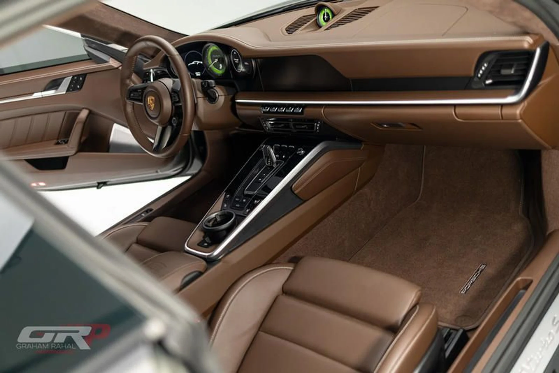 mph054_3318918879_5_CA_181_EE_E85_B_42_AF_8_CC_6_C2_D831_DD_64_A9_6409d7d6fa