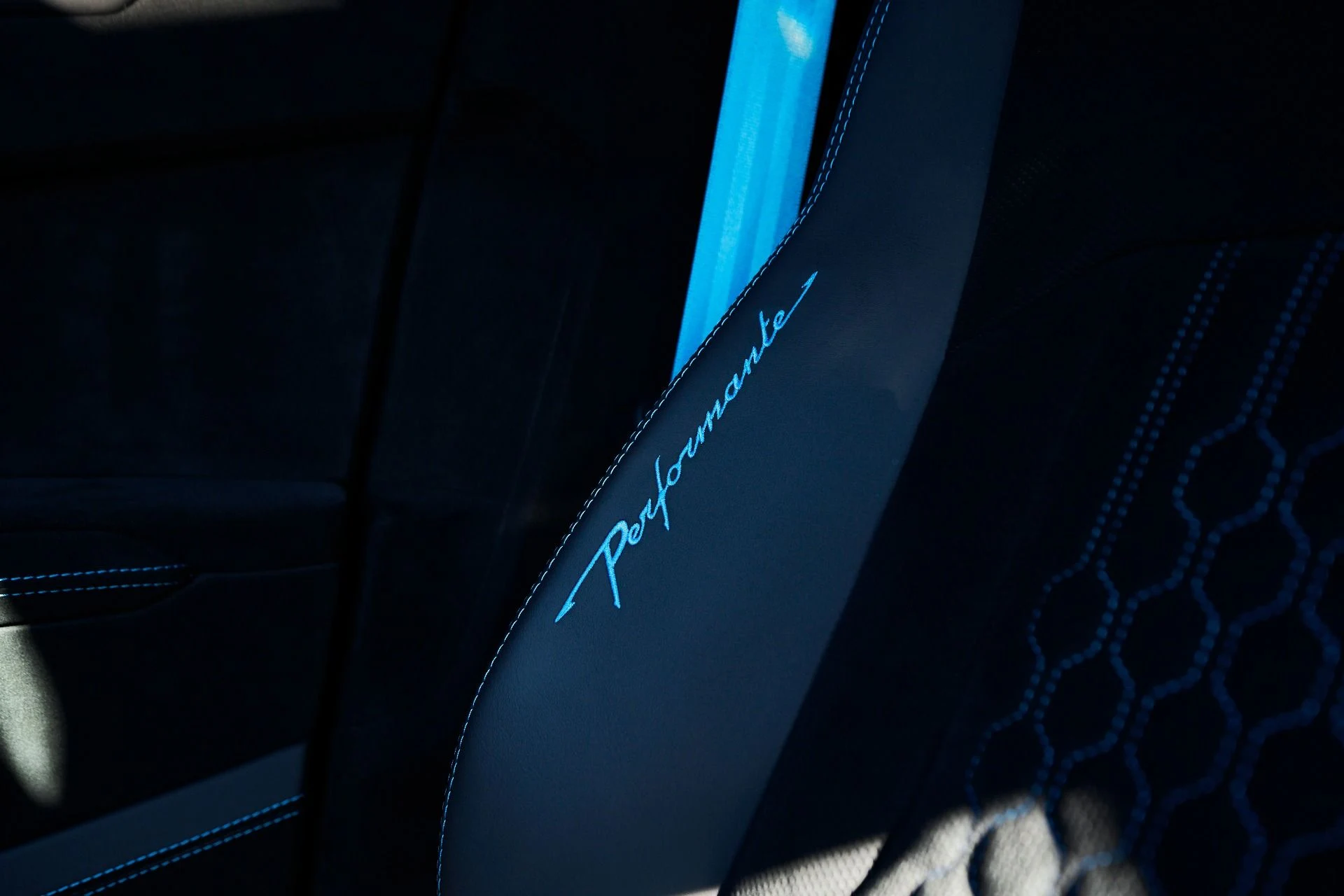 mph054_3356485515_Used_2024_Lamborghini_Urus_Performante_1764957668_0ccedb0f1c