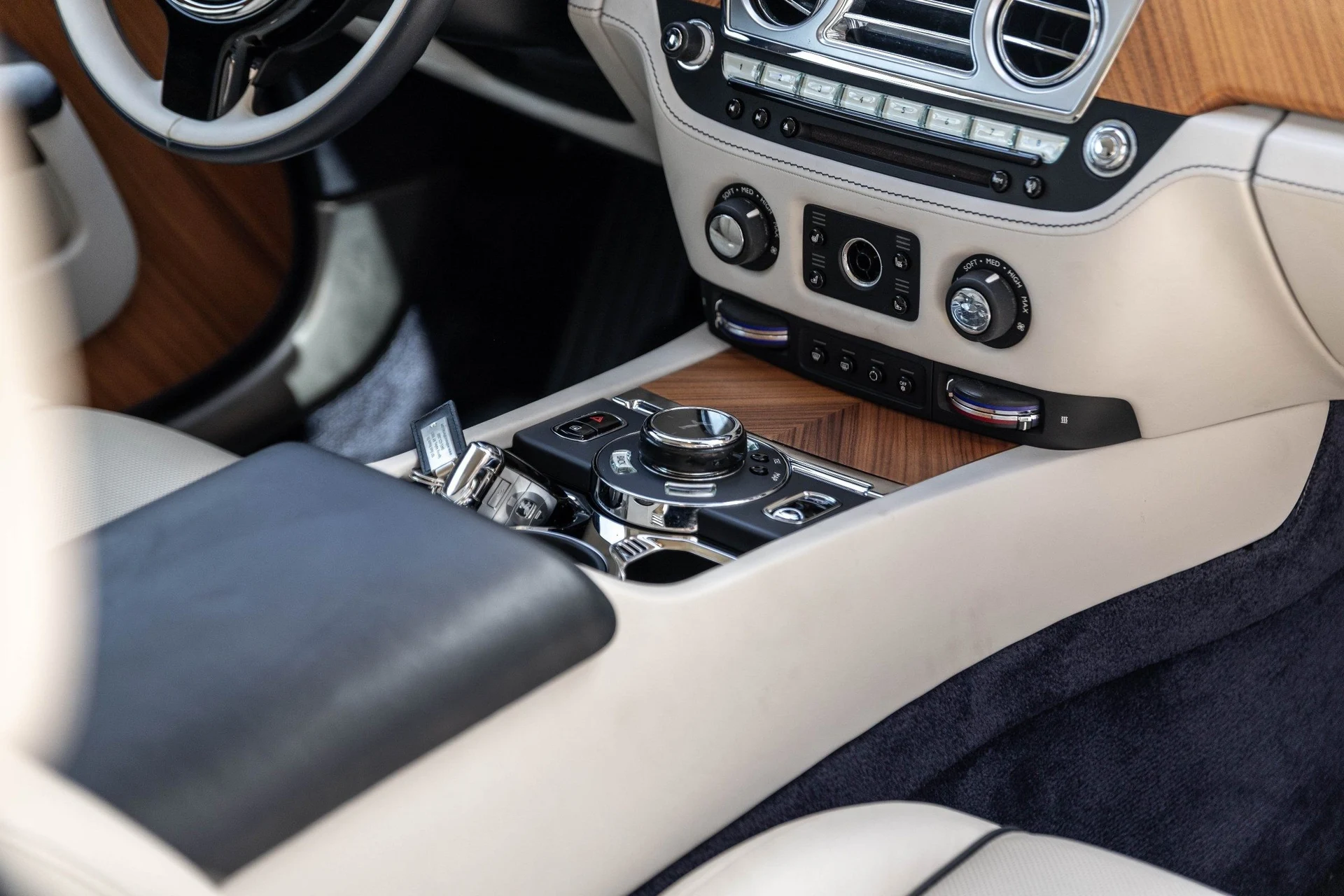 mph054_3361993184_Hi_Tech_Luxury_Imports_LLC_SCA_666_D50_HU_107224_image_54_ffc0647ff7