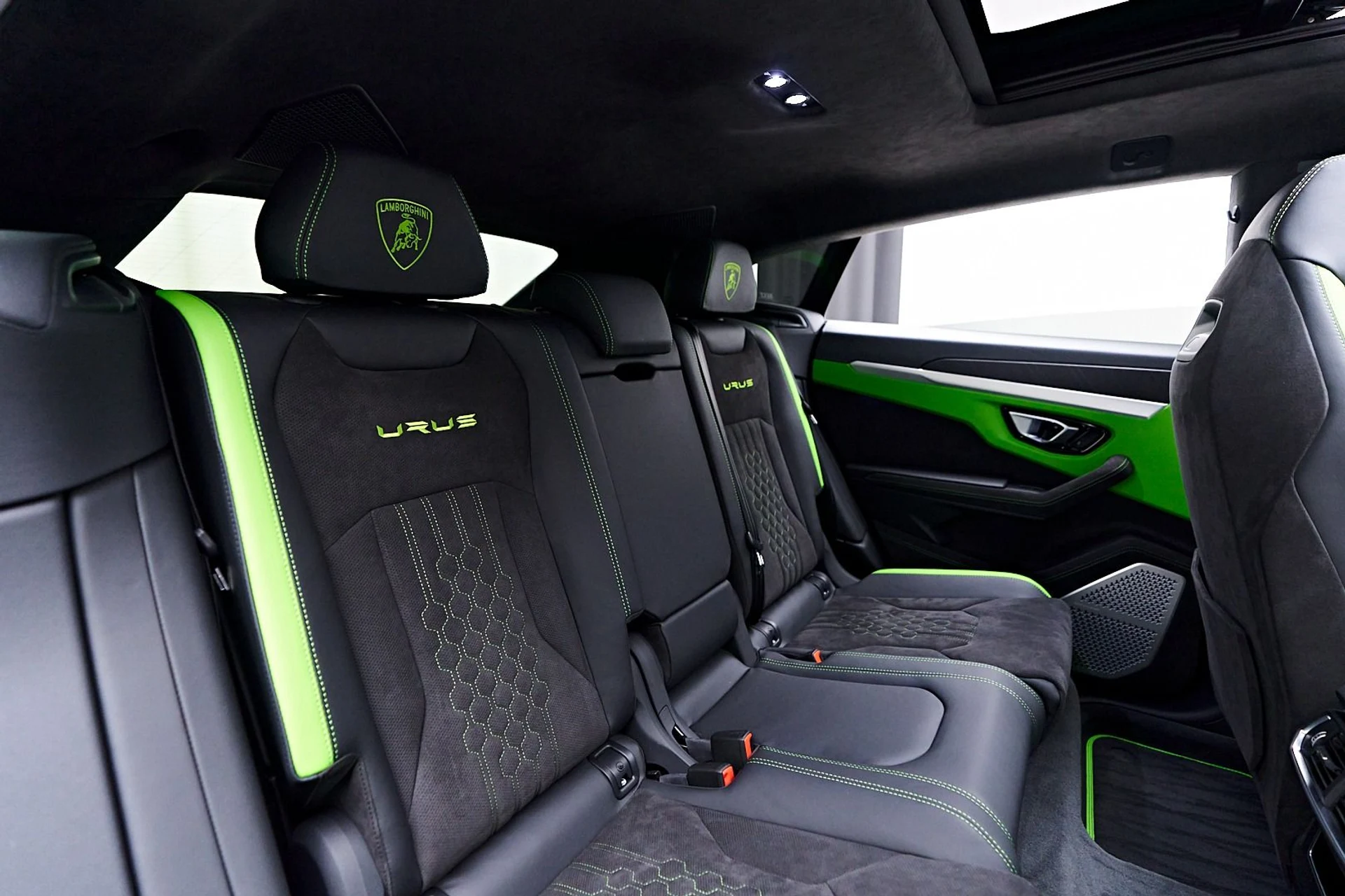 mph054_336510977_Used_2024_Lamborghini_Urus_S_1745956869_8dbb3b46c3