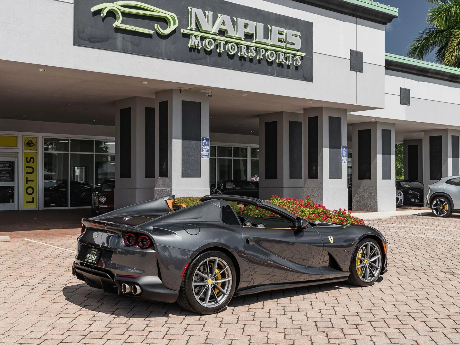 mph054_3433170965_Used_2022_Ferrari_812_GTS_Convertible_1784905719_b28ad4e326