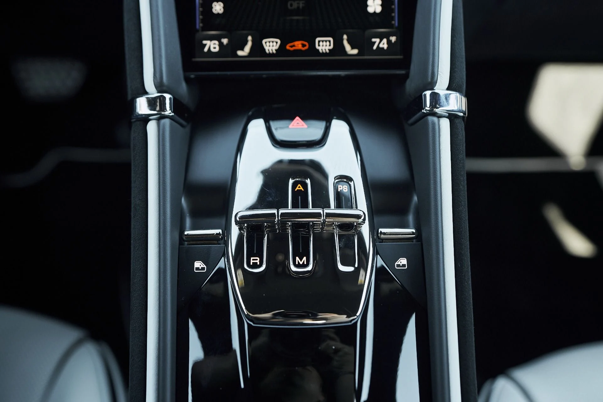 mph054_3442980606_Used_2024_Ferrari_Roma_Base_1762022613_d530bd5779