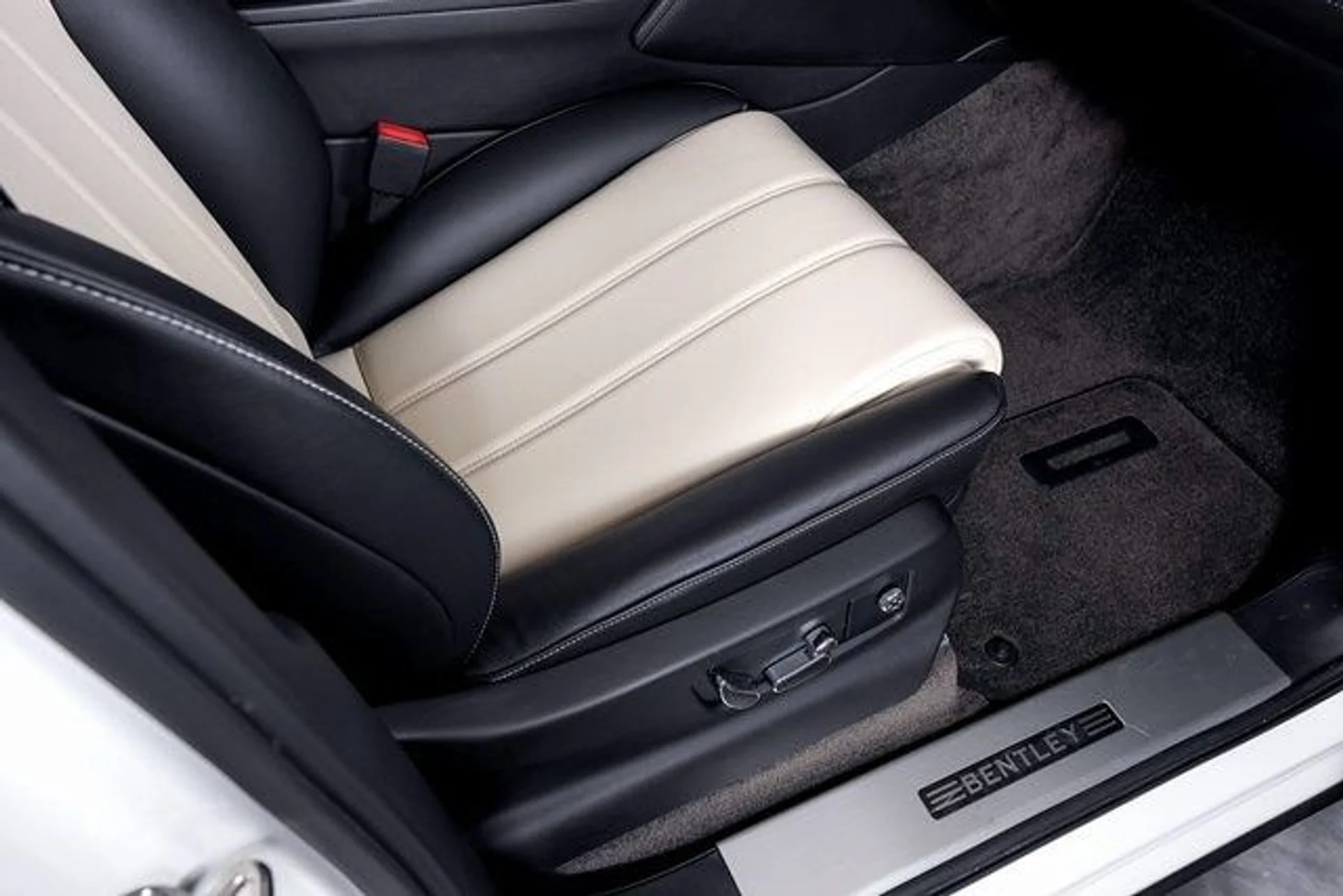 mph054_3456752163_f3fd6b3b3a6920256a8ddc584986828dx_7dc8e44c3d